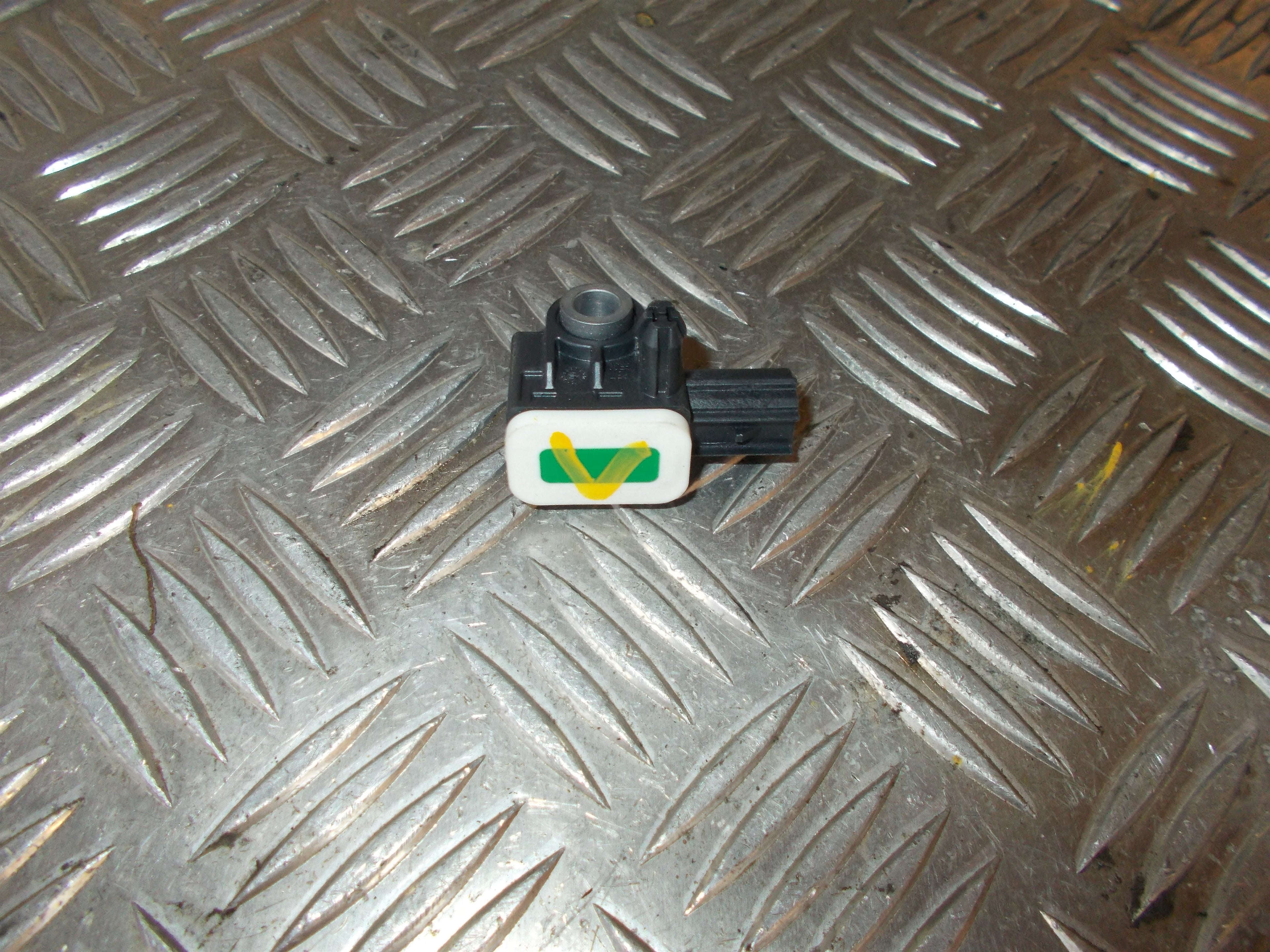 Volvo S60/V60 Airbag Føler Med OEM Nr. 5V4T14B006AA Fra Volvo Ophugger