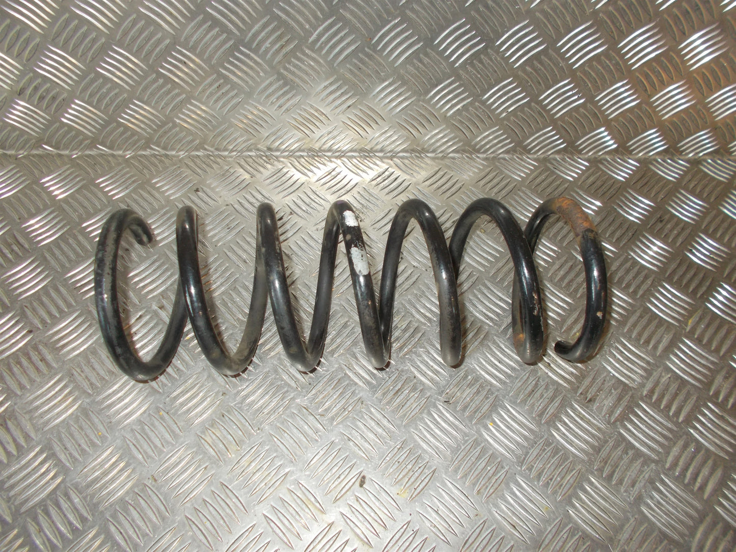 Volvo S60/V60 Bagfjeder Spiral Med OEM Nr. 31304057 Fra Volvo Ophugger