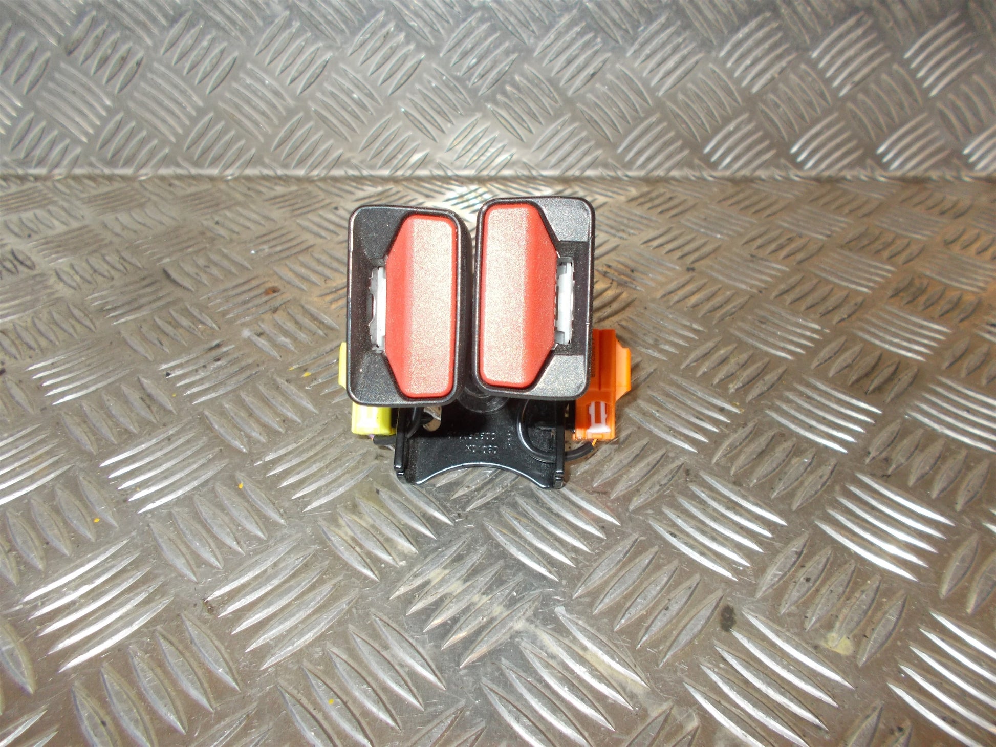 Volvo S60/V60 Seleholder (/-Lås) Med OEM Nr. 31250658 Fra Volvo Ophugger