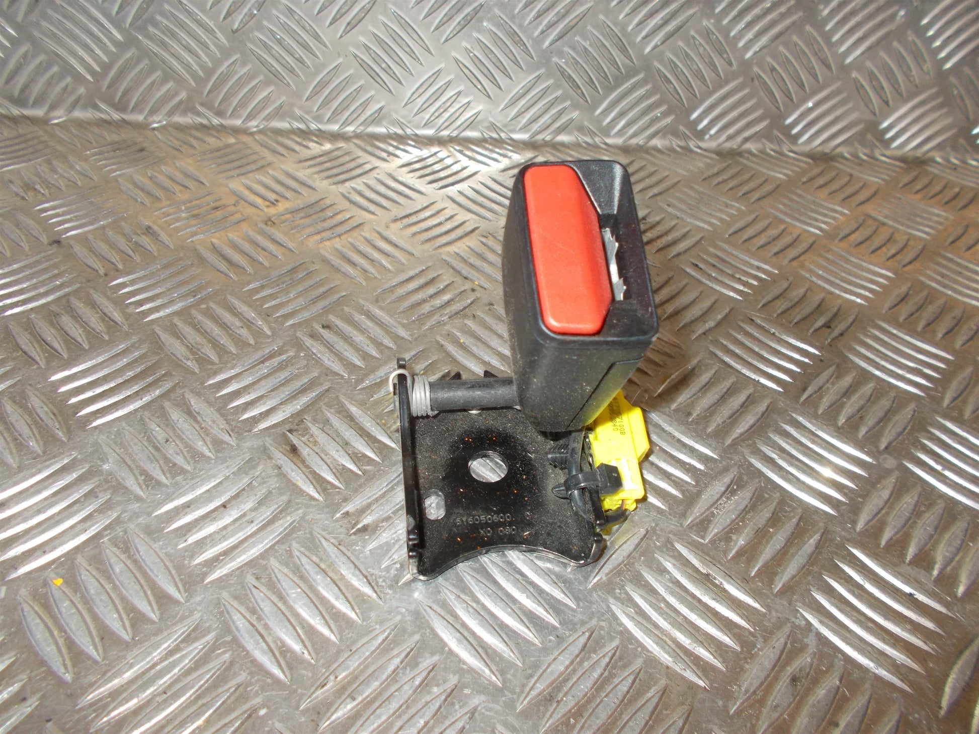 Volvo S60/V60 Seleholder (/-Lås) Med OEM Nr. 31250659 Fra Volvo Ophugger