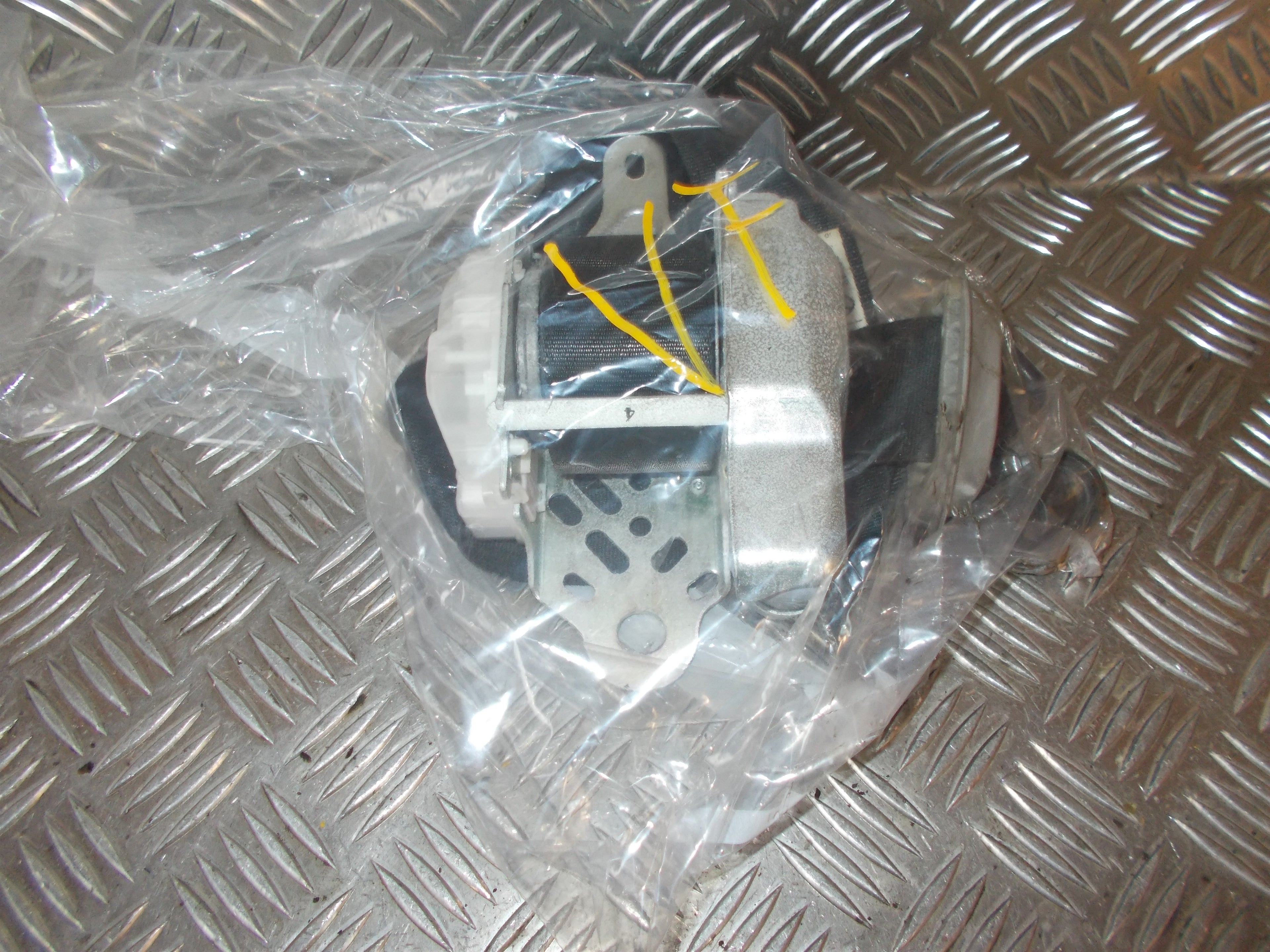 Toyota Corolla Verso Sikkerhedsseler For Med OEM Nr. 732200F040C0 Fra Toyota Ophugger