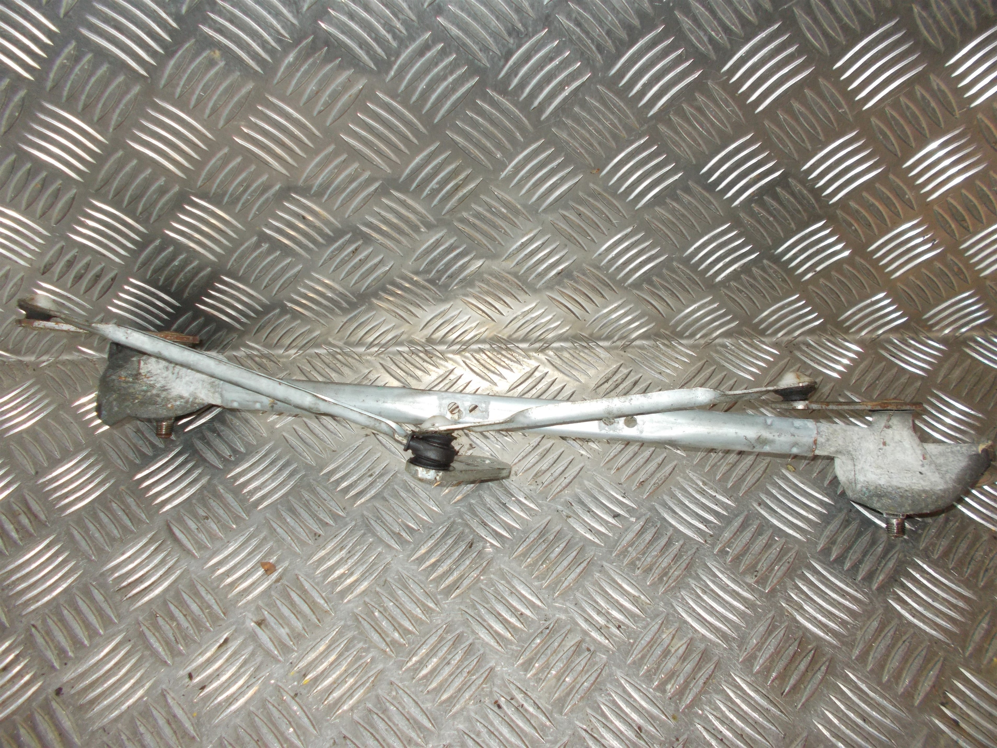Toyota Corolla Verso Viskertræk Med OEM Nr. 851500F020 Fra Toyota Ophugger