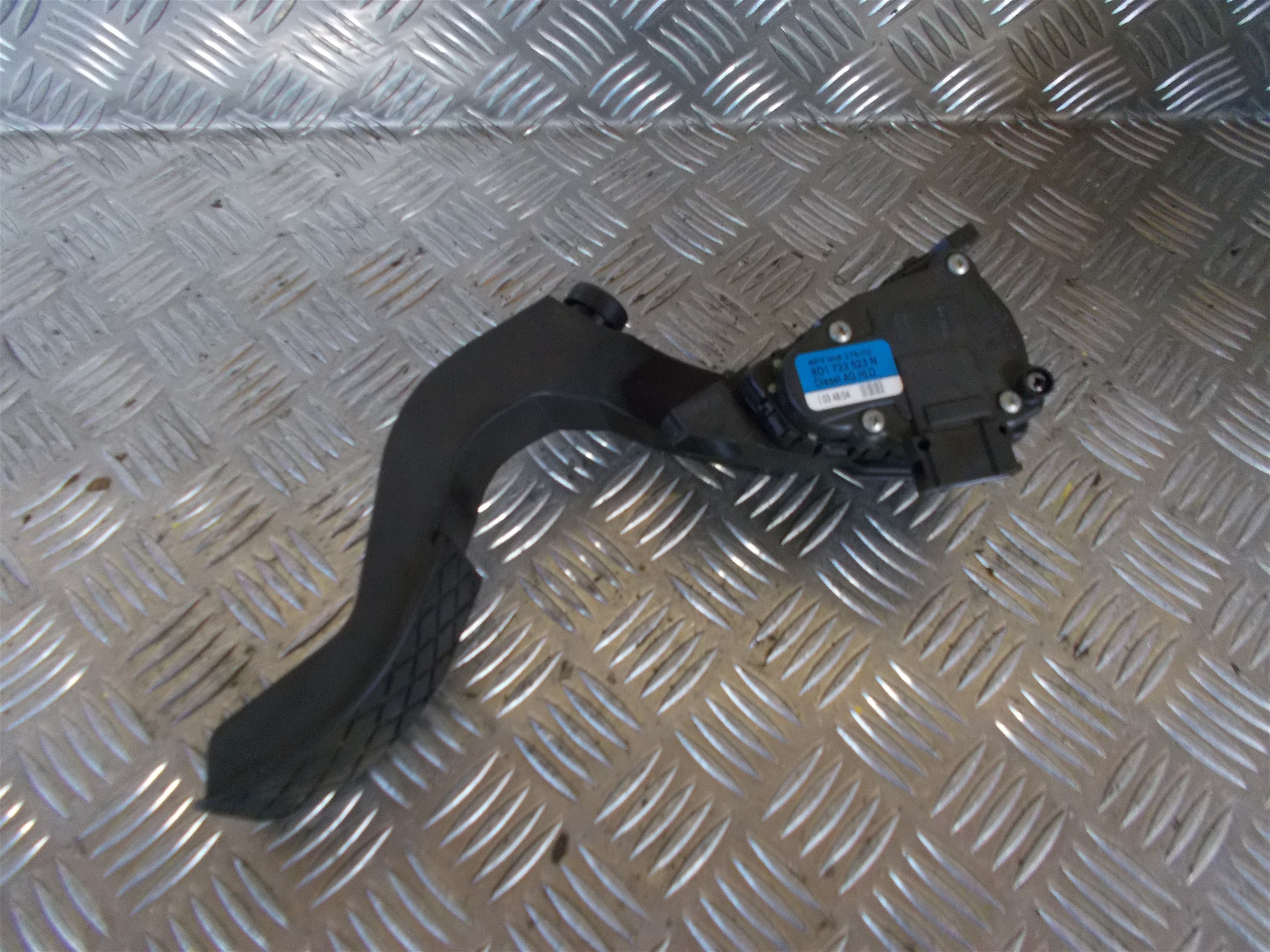 VW Passat 3B Speederpedal Med OEM Nr. 8D1723523N Fra VW Ophugger
