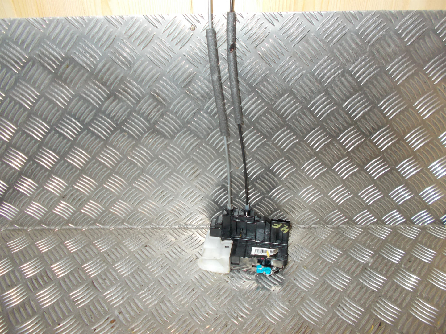 Hyundai I20 NL Dørlås Med OEM Nr. 813201J030LR03 Fra Hyundai Ophugger