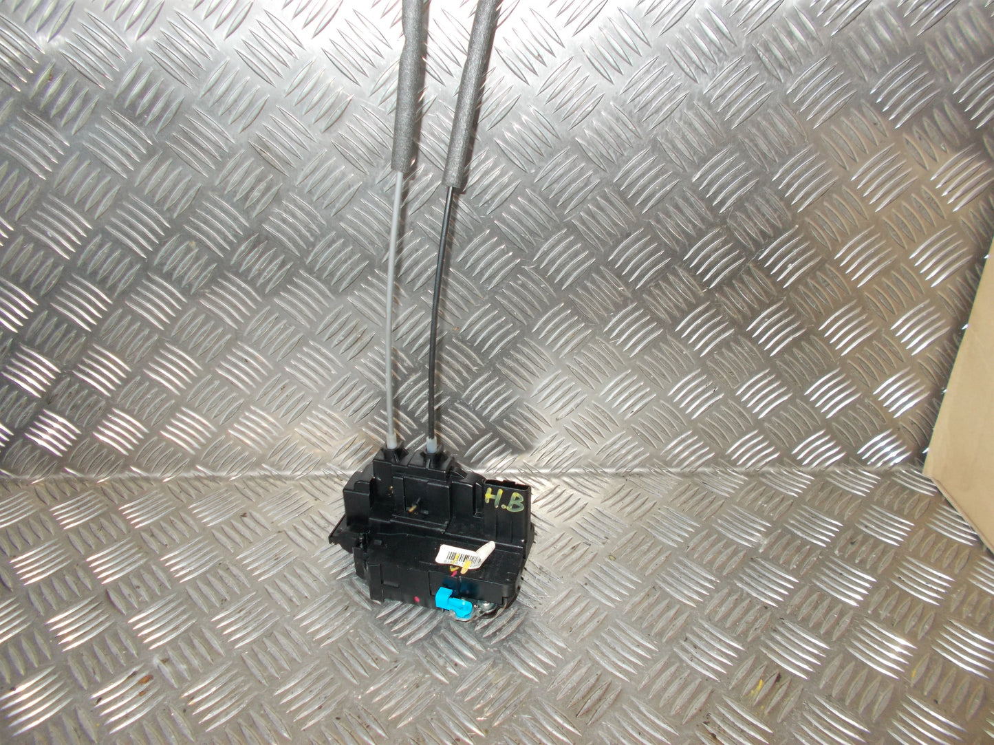 Hyundai I20 NL Dørlås Med OEM Nr. 814201J020RR2 Fra Hyundai Ophugger