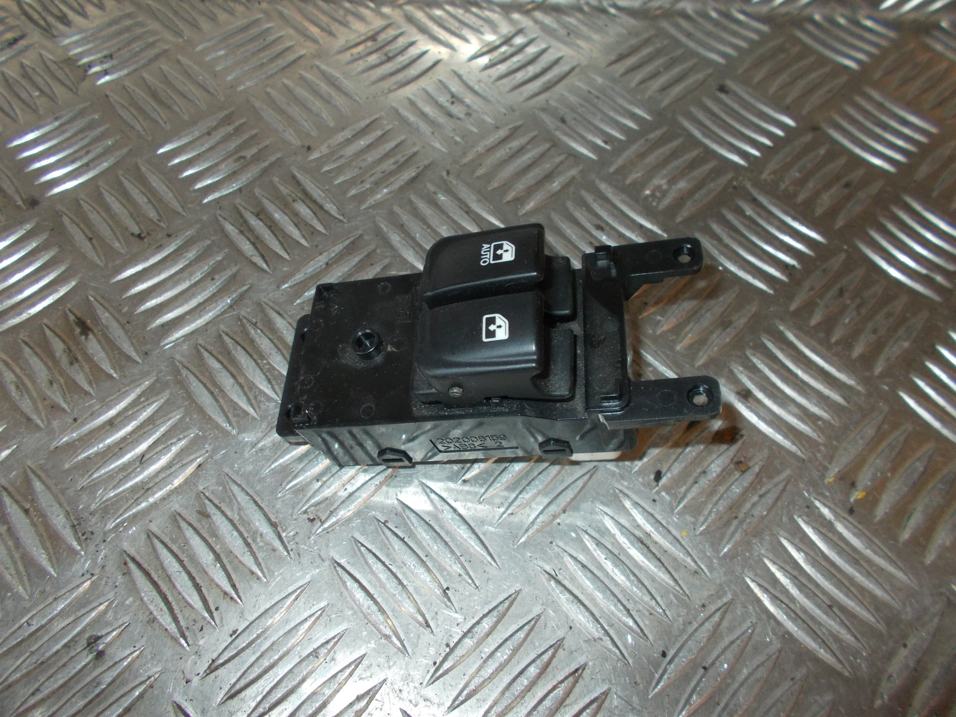 Hyundai I20 NL Kontakt Rudehejs Med OEM Nr. Ophugger Fra Hyundai Ophugger