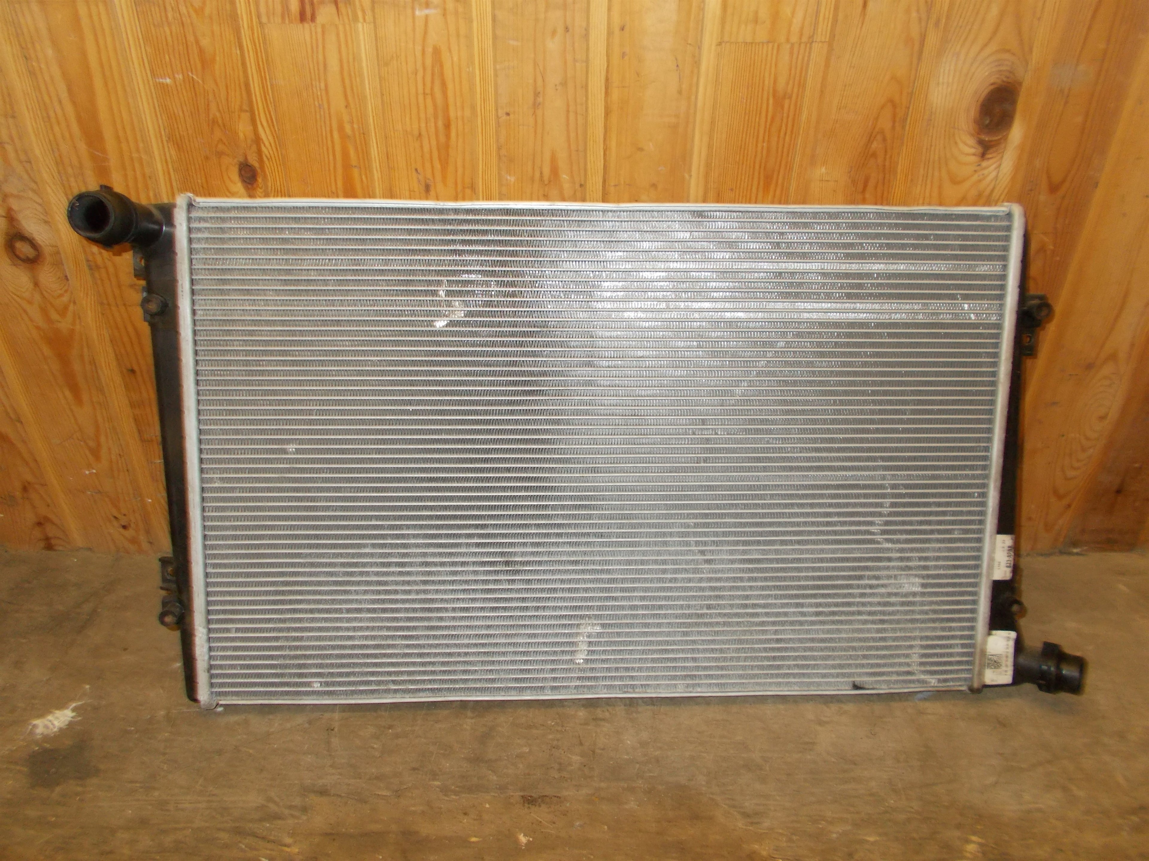 VW Golf 5 1K Køler Med OEM Nr. 5K0121253B Fra VW Ophugger