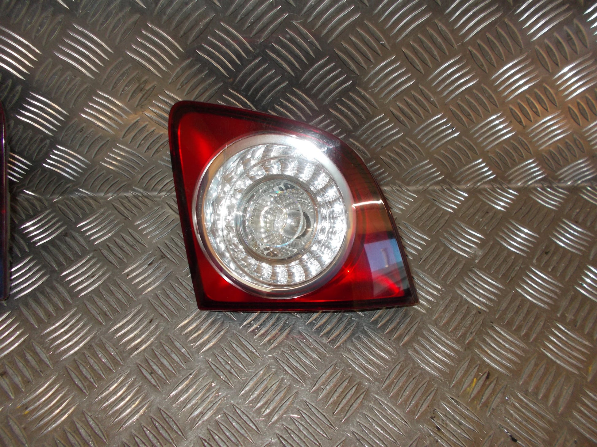 VW Golf 5 1K Baglygte Med OEM Nr. 5M0945094J Fra VW Ophugger