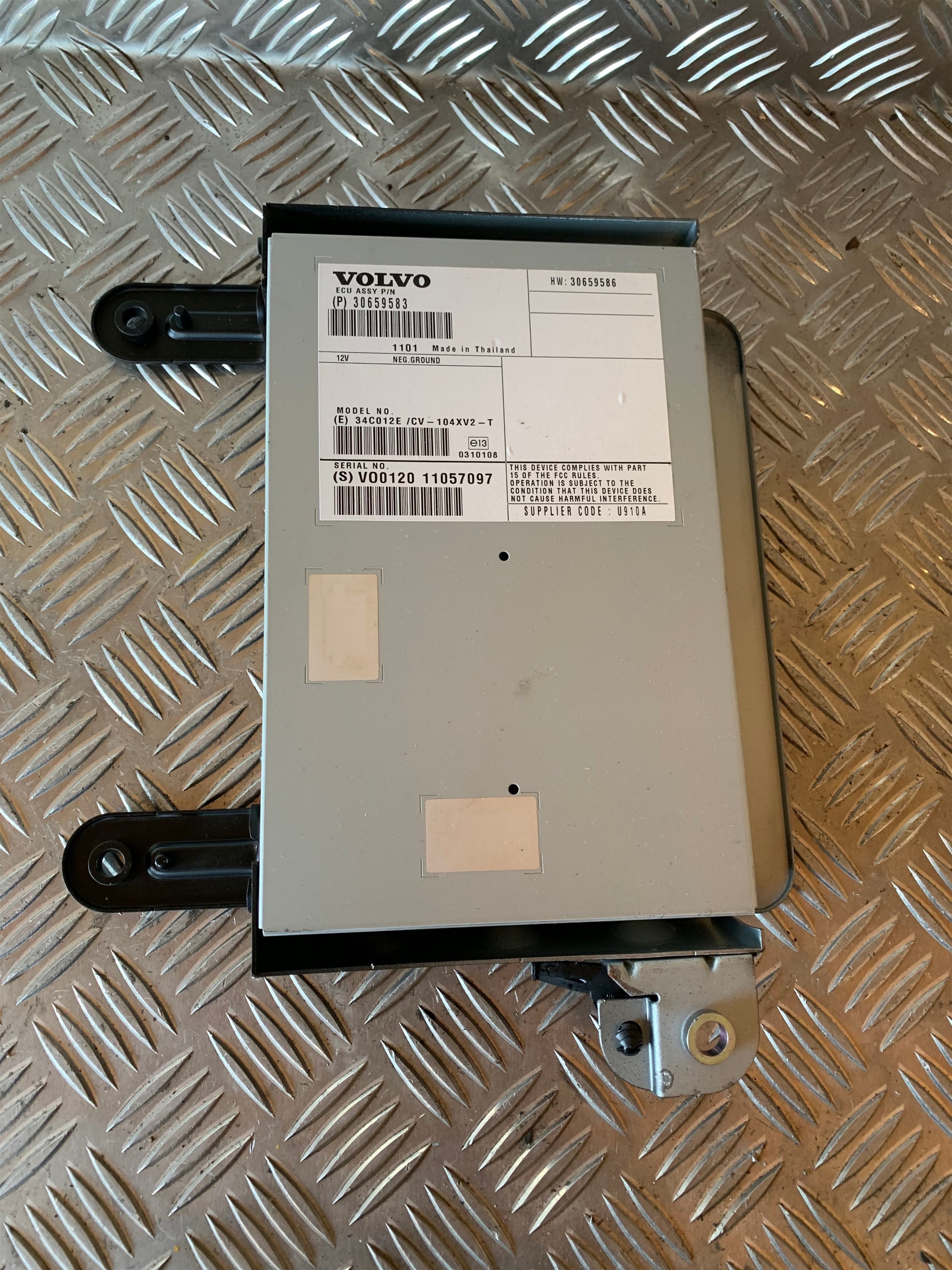 Volvo S60/V60 Radio Div. Tilbehør Med OEM Nr. 30659583 Fra Volvo Ophugger