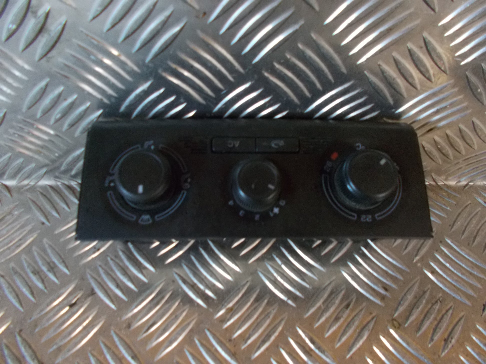 Skoda Fabia Varmeregulering Med OEM Nr. 5J0820045 Fra Skoda Ophugger