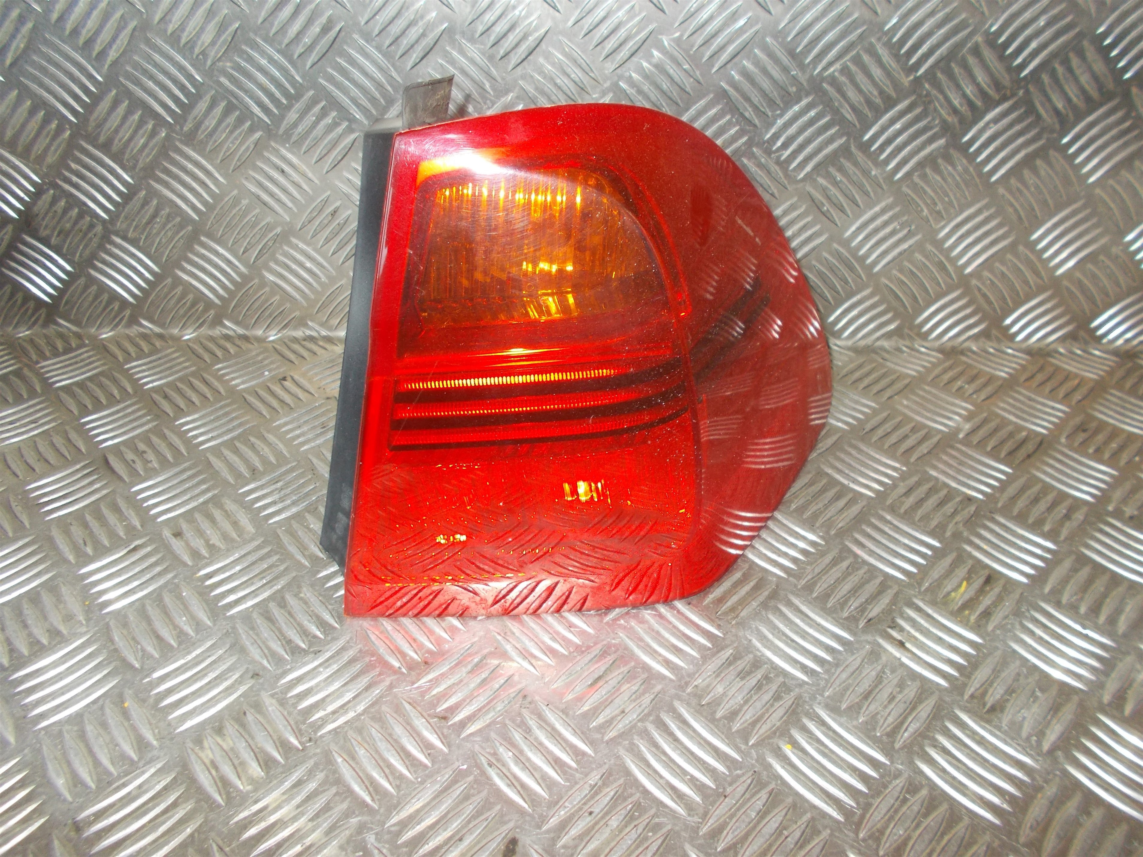 BMW 3-Serie E90/E91/E92/E Baglygte Med OEM Nr. 7160062 Fra BMW Ophugger