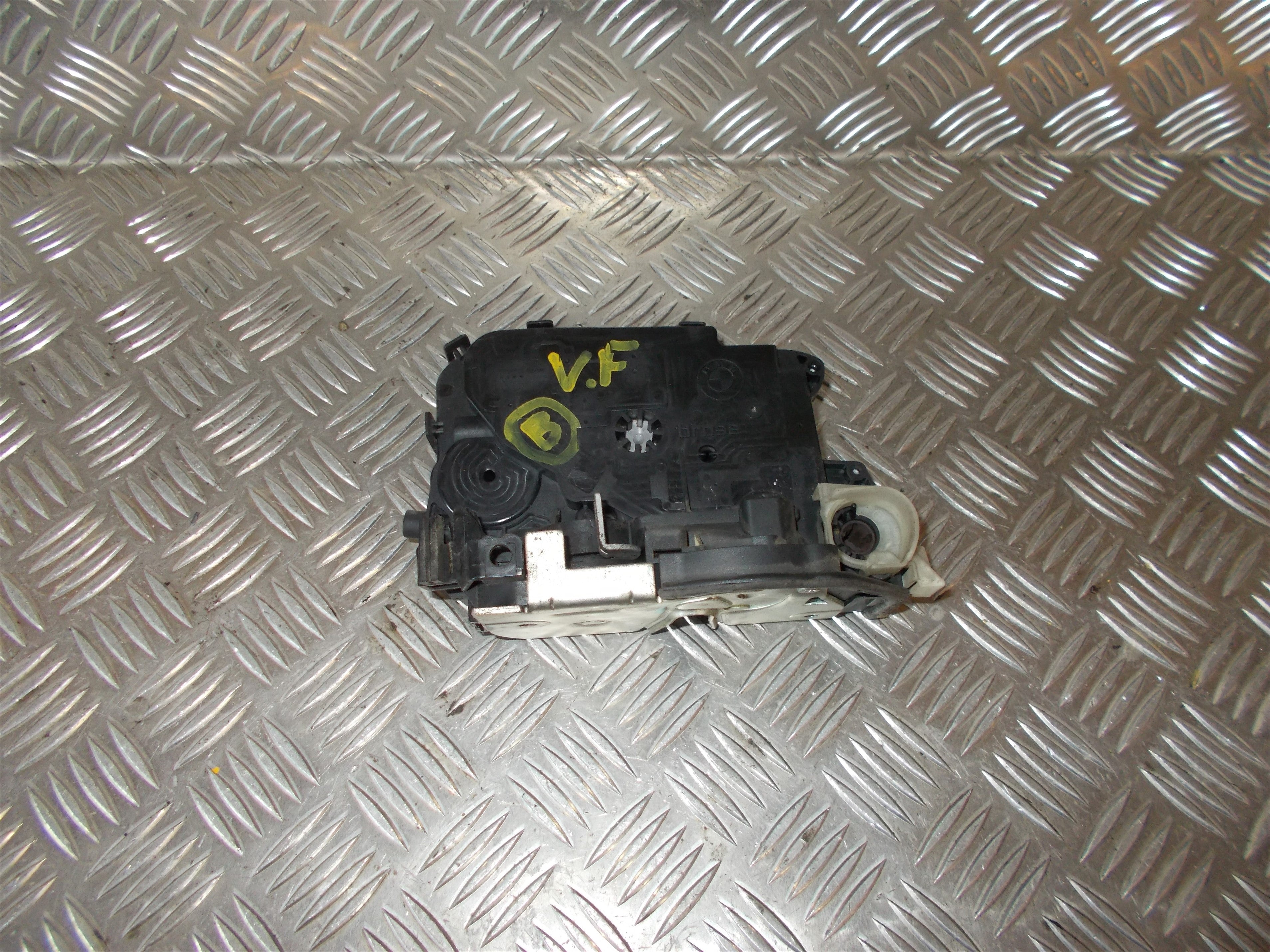 BMW 3-Serie E90/E91/E92/E Dørlås Med OEM Nr. 51217202143 Fra BMW Ophugger