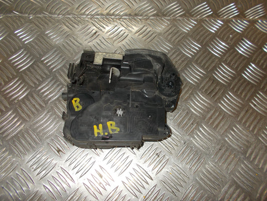 BMW 3-Serie E90/E91/E92 Dørlås Med OEM Nr. 51227202148 Fra BMW Ophugger