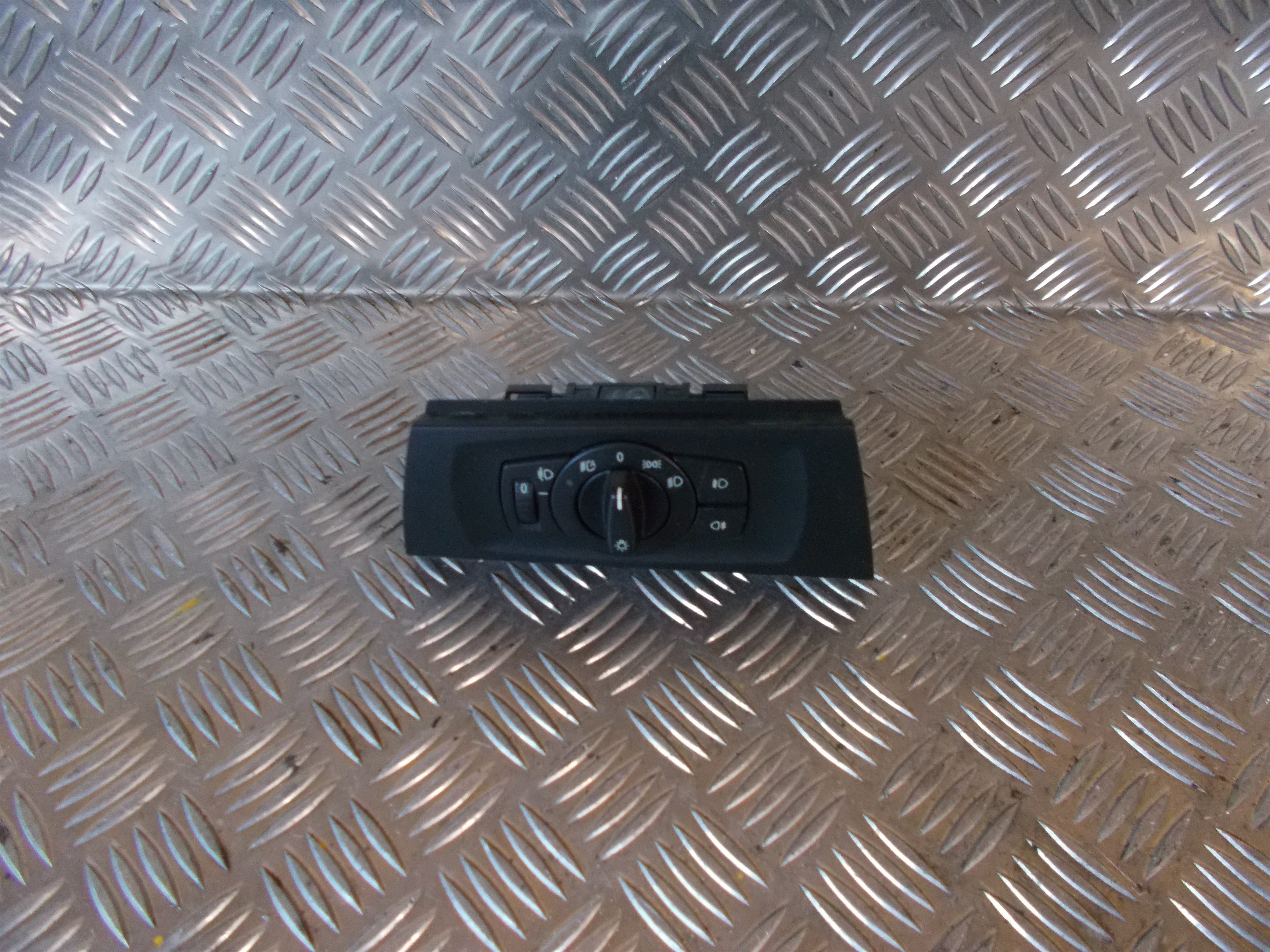 BMW 3-Serie E90/E91/E92/E Kontakt Lys Med OEM Nr. 693279204 Fra BMW Ophugger