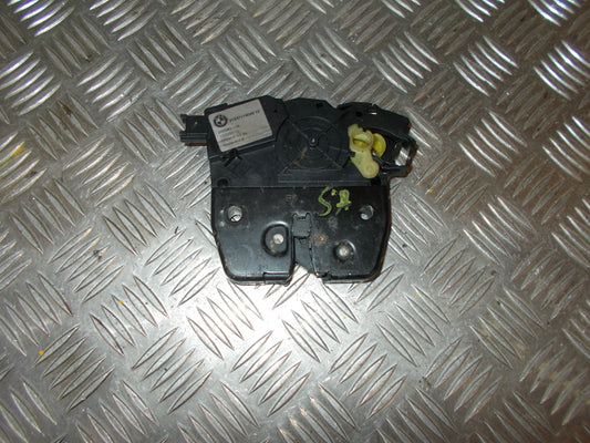 BMW 3-Serie E90/E91/E92 Dørlås Med OEM Nr. 51247119049 Fra BMW Ophugger