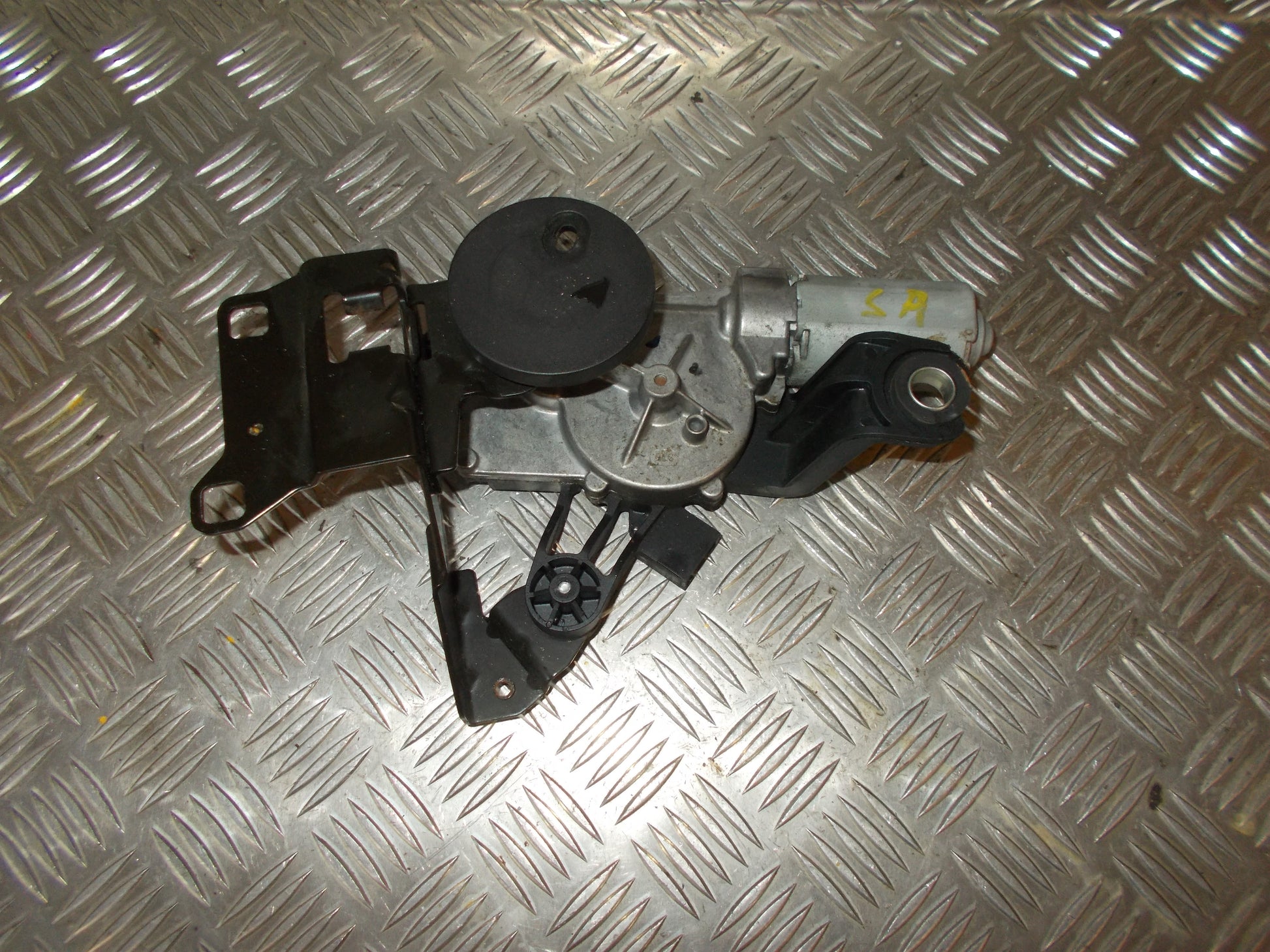 BMW 3-Serie E90/E91/E92 Bagrudevisker Motor Med OEM Nr. 1397220903 Fra BMW Ophugger