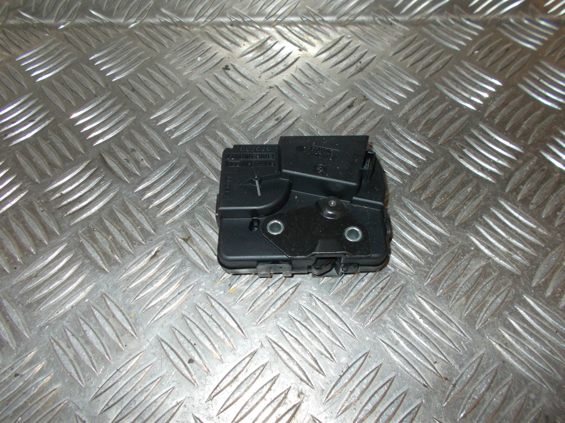 BMW 3-Serie E90/E91/E92 Dørlås Med OEM Nr. 51248218849 Fra BMW Ophugger