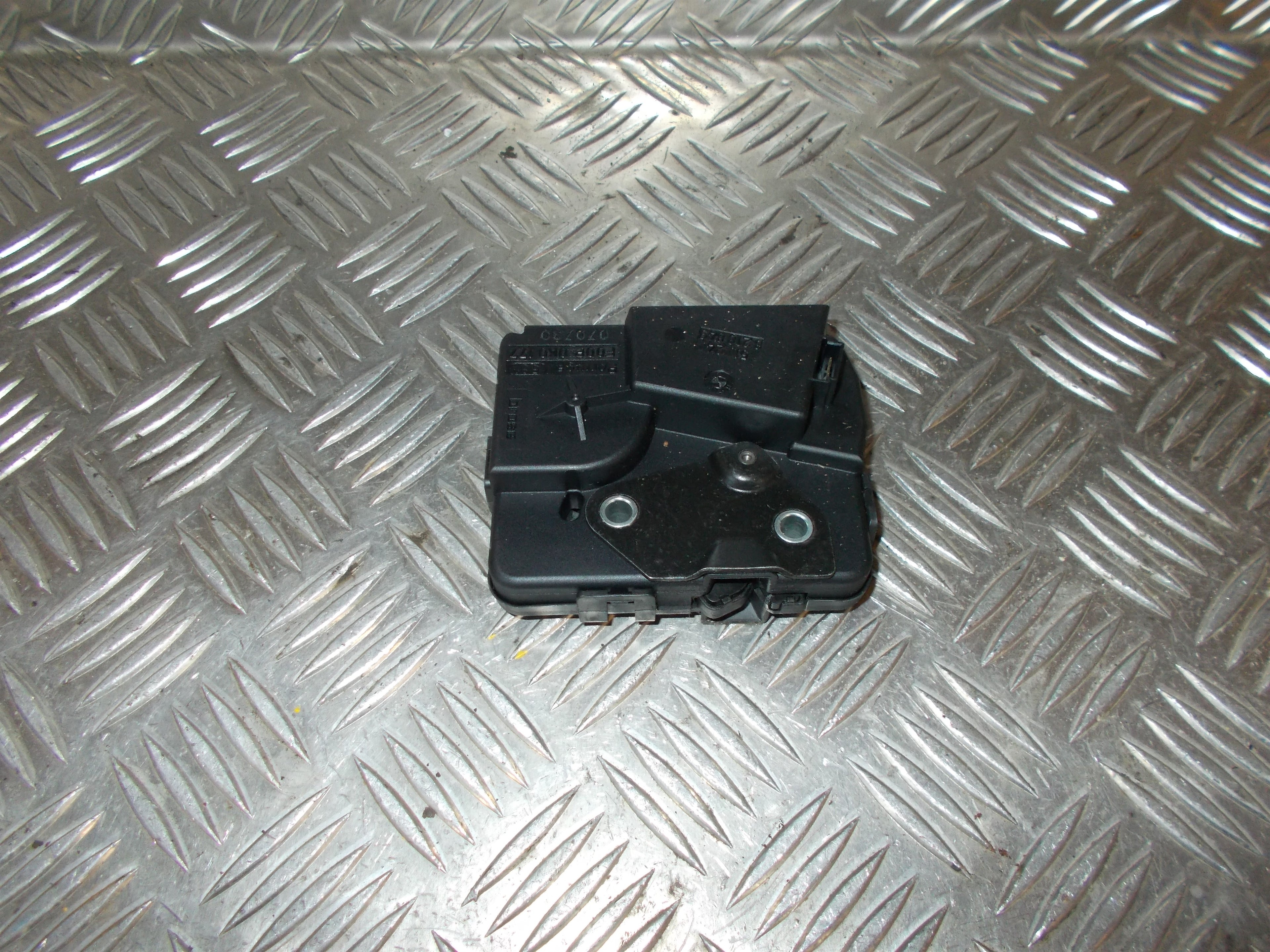 BMW 3-Serie E90/E91/E92/E Dørlås Med OEM Nr. 51247308844 Fra BMW Ophugger