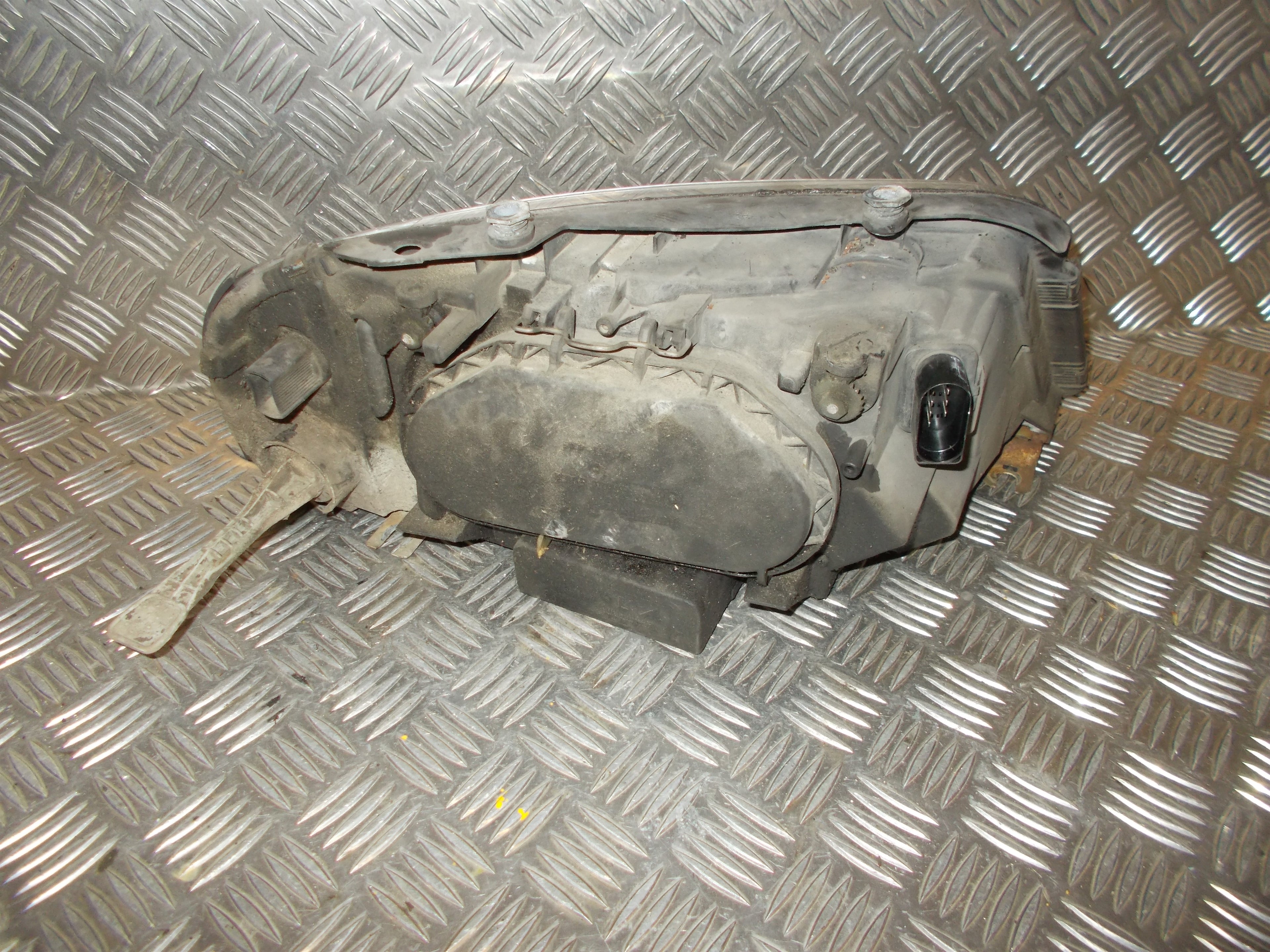 Seat Alhambra Forlygte Med OEM Nr. 7M7941015M Fra Seat Ophugger
