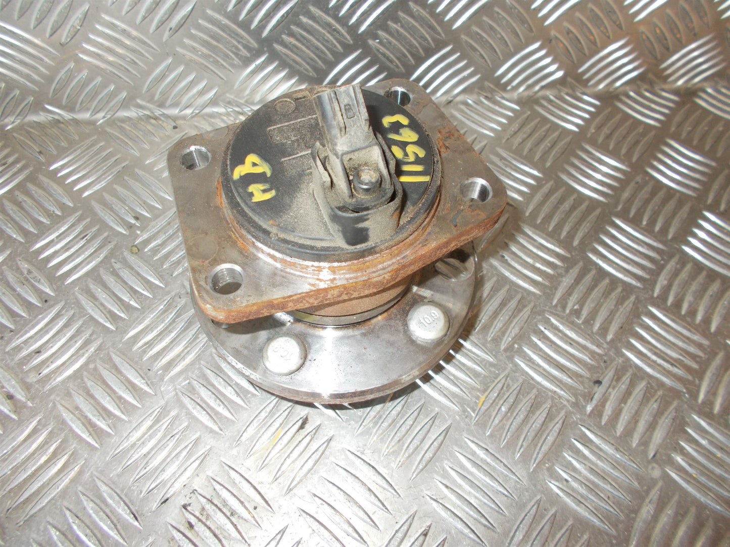 Ford Mondeo 3 Bagnav Med OEM Nr. Ophugger Fra Ford Ophugger