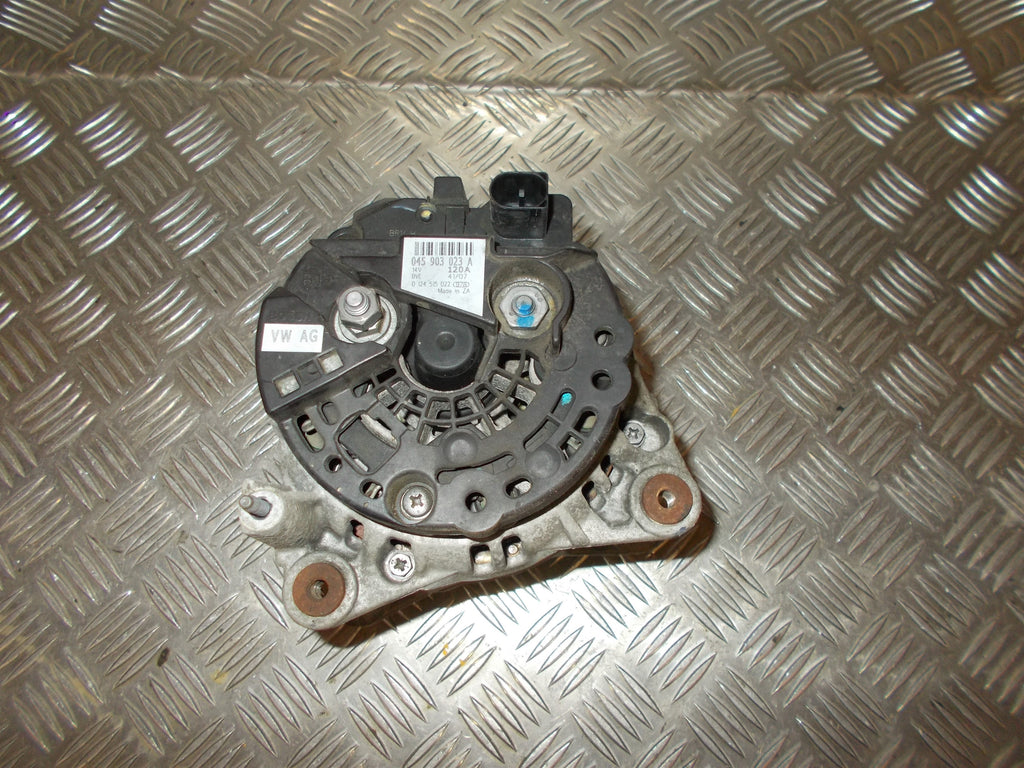 Skoda Fabia Generator Med OEM Nr. 021903025T Fra Skoda Ophugger