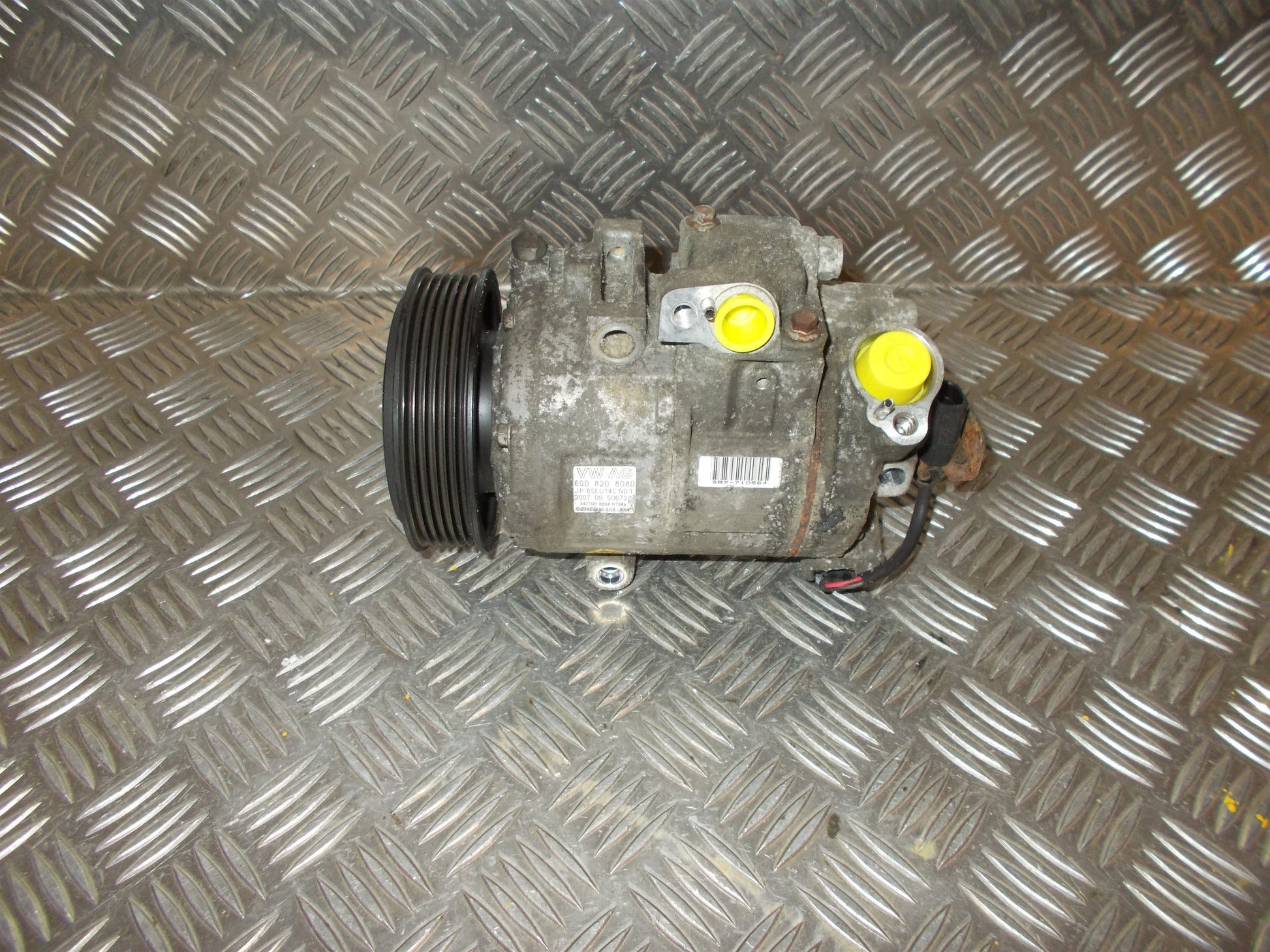 Skoda Fabia Aircondition Pumpe Med OEM Nr. 6Q0820808D Fra Skoda Ophugger