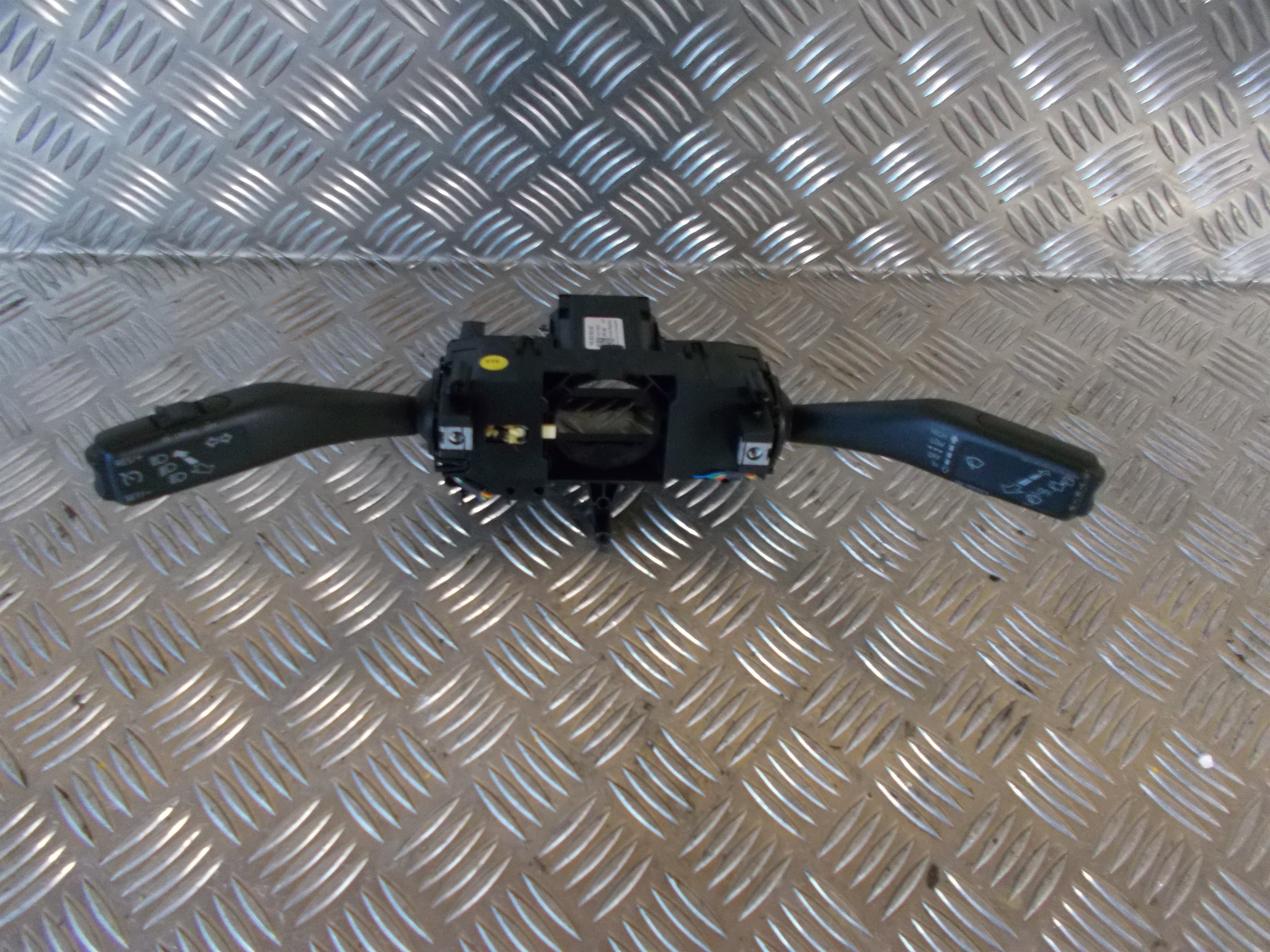 VW Up Kontakt Combi Med OEM Nr. 1S0953503AD Fra VW Ophugger