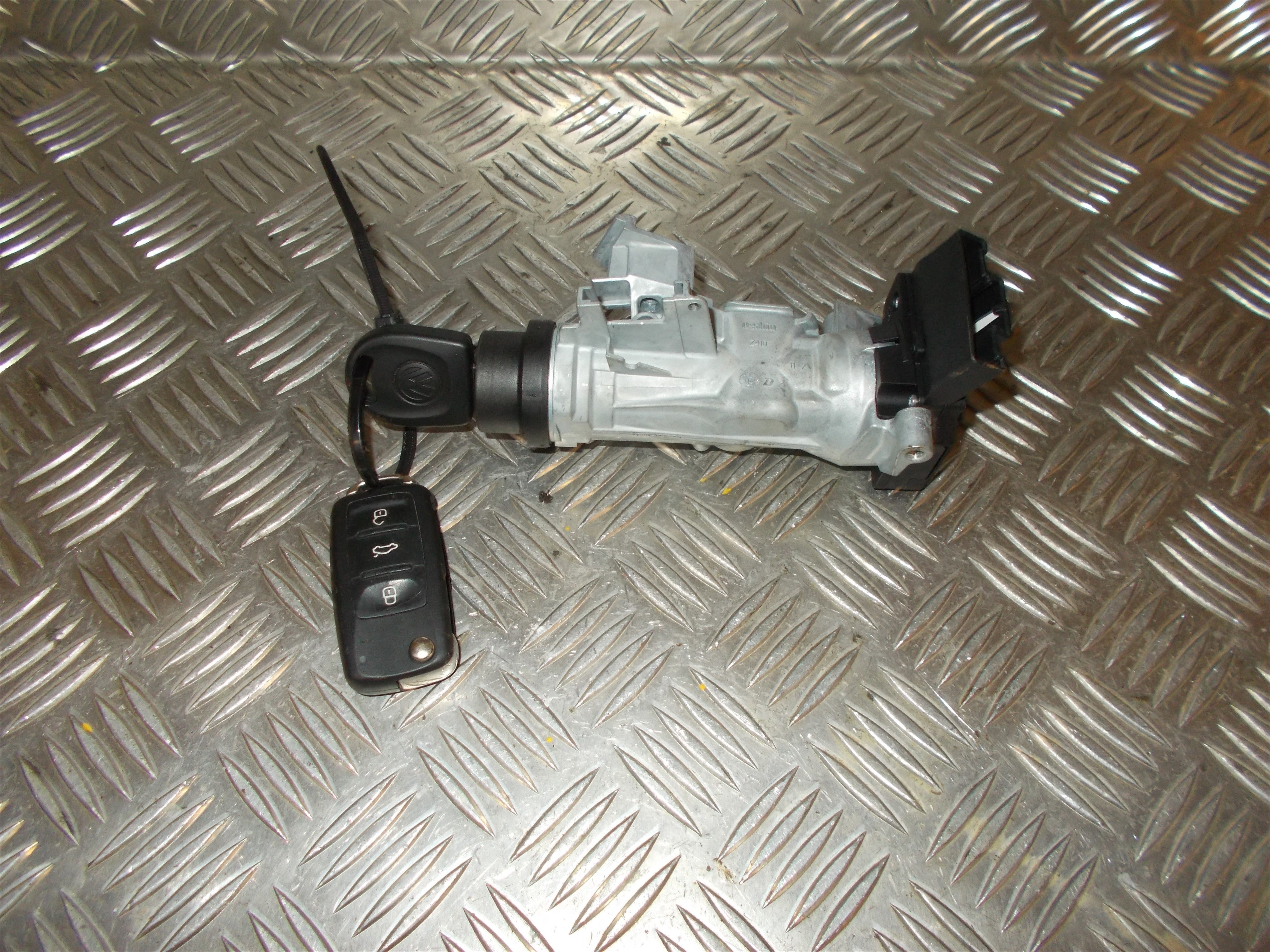 VW Up Ratlås Med OEM Nr. 1K0905851D Fra VW Ophugger