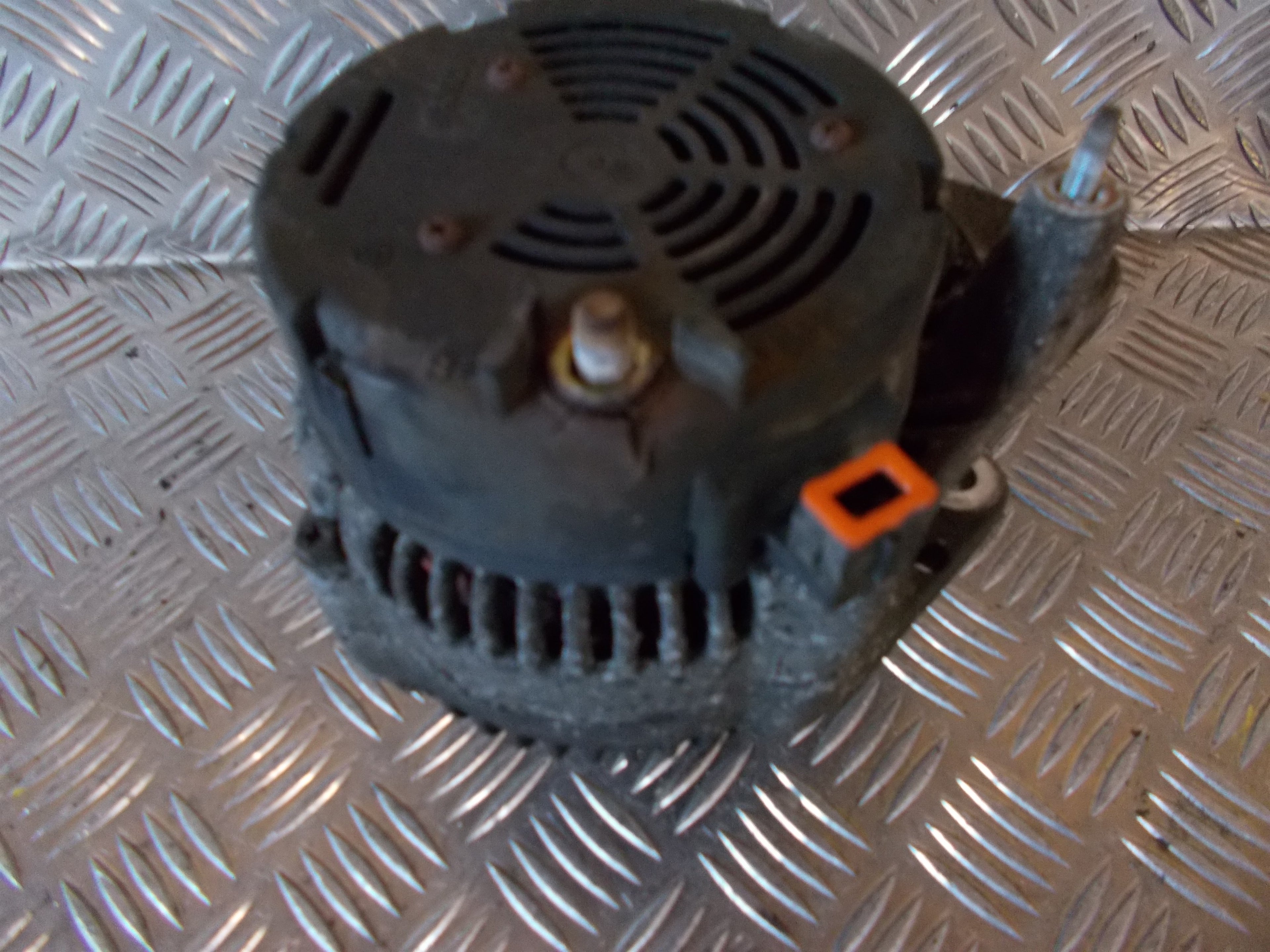 VW Golf 3 1H Generator Med OEM Nr. 0123310001 Fra VW Ophugger