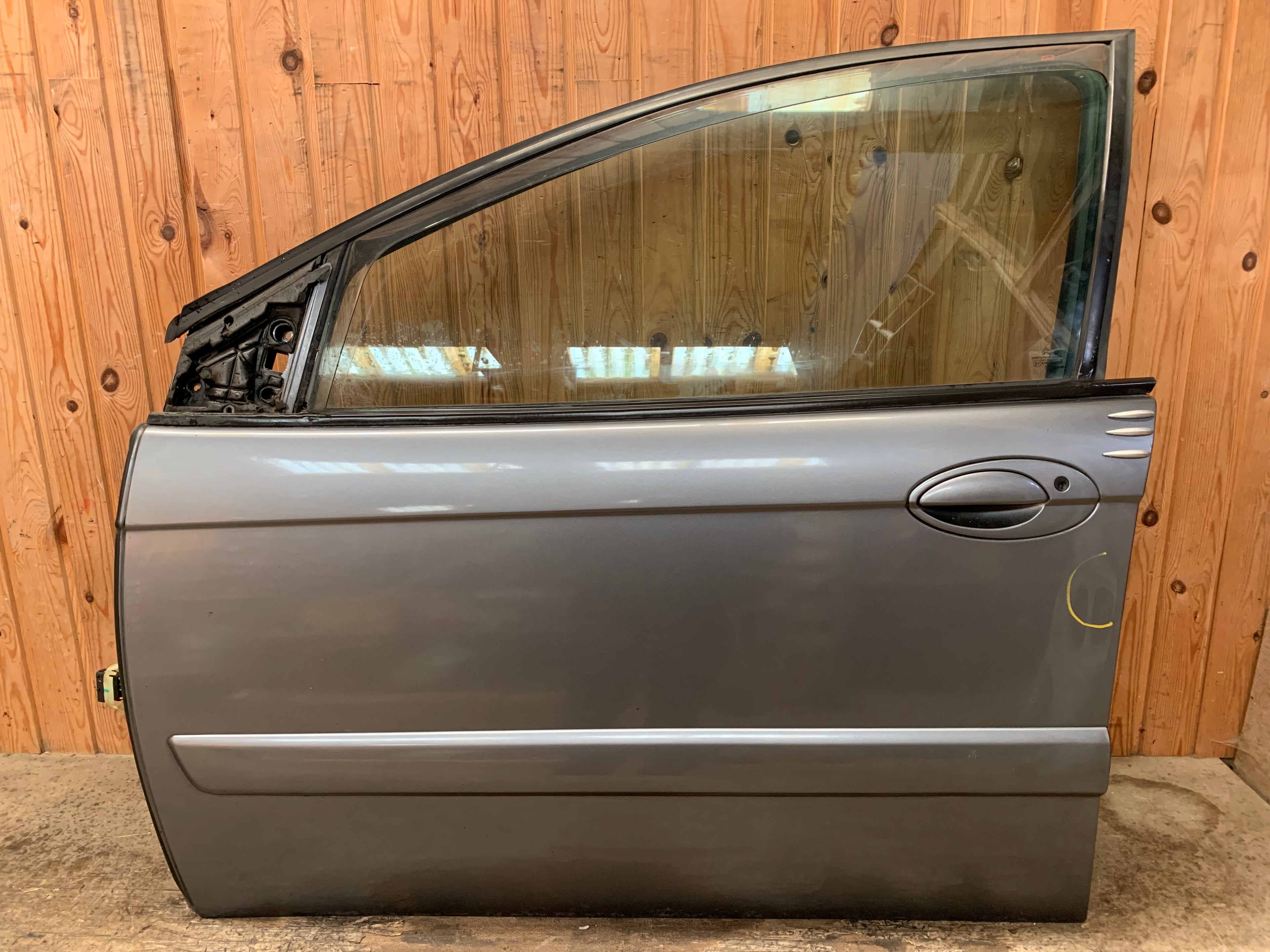 Citroen C5 Fordør V Med OEM Nr. 9002P1 Fra Citroen Ophugger