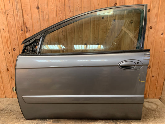 Citroen C5 Fordør V Med OEM Nr. 9002P1 Fra Citroen Ophugger