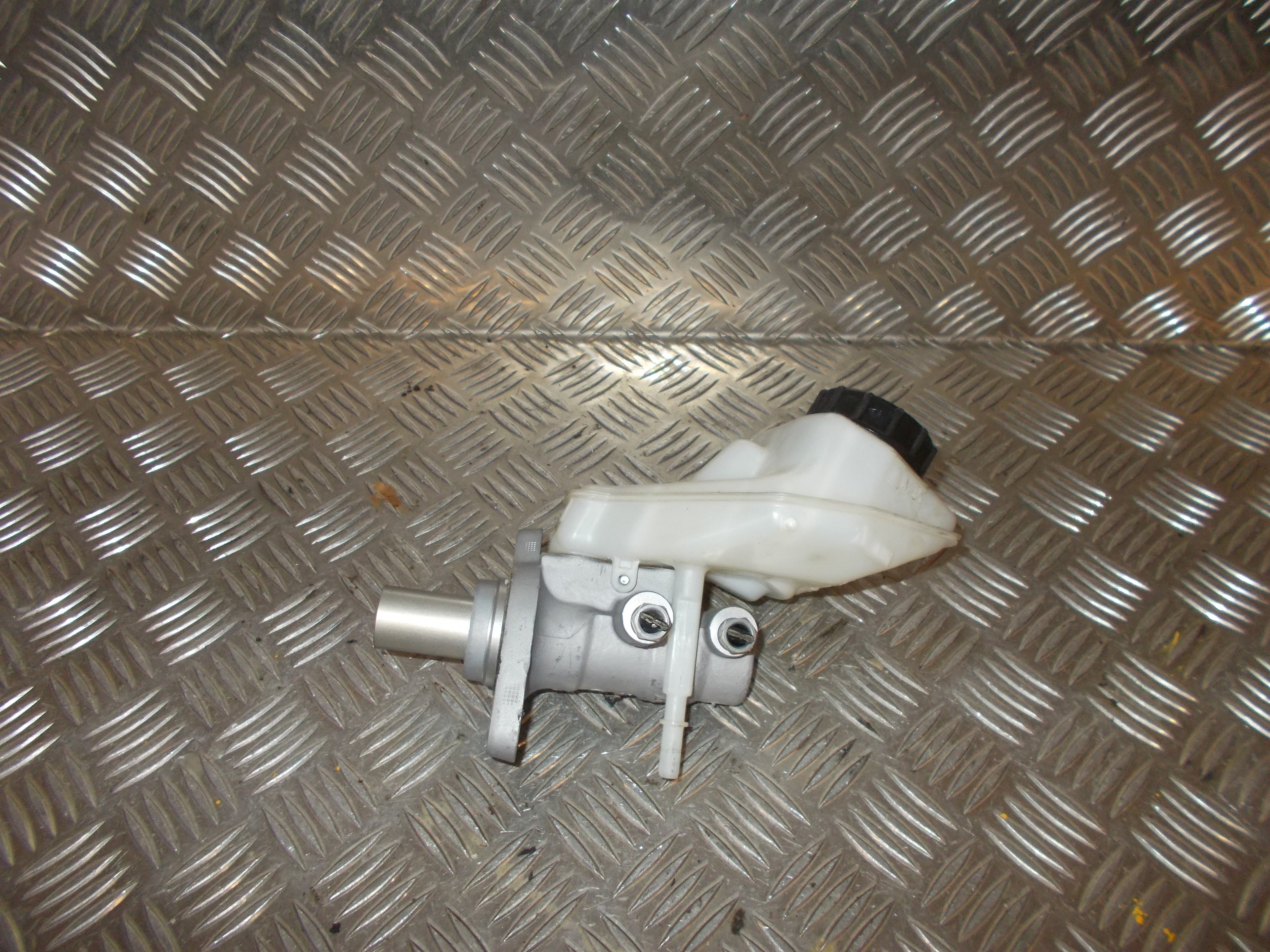 Volvo Xc60 Bremsehovedcylinder Med OEM Nr. Ophugger Fra Volvo Ophugger