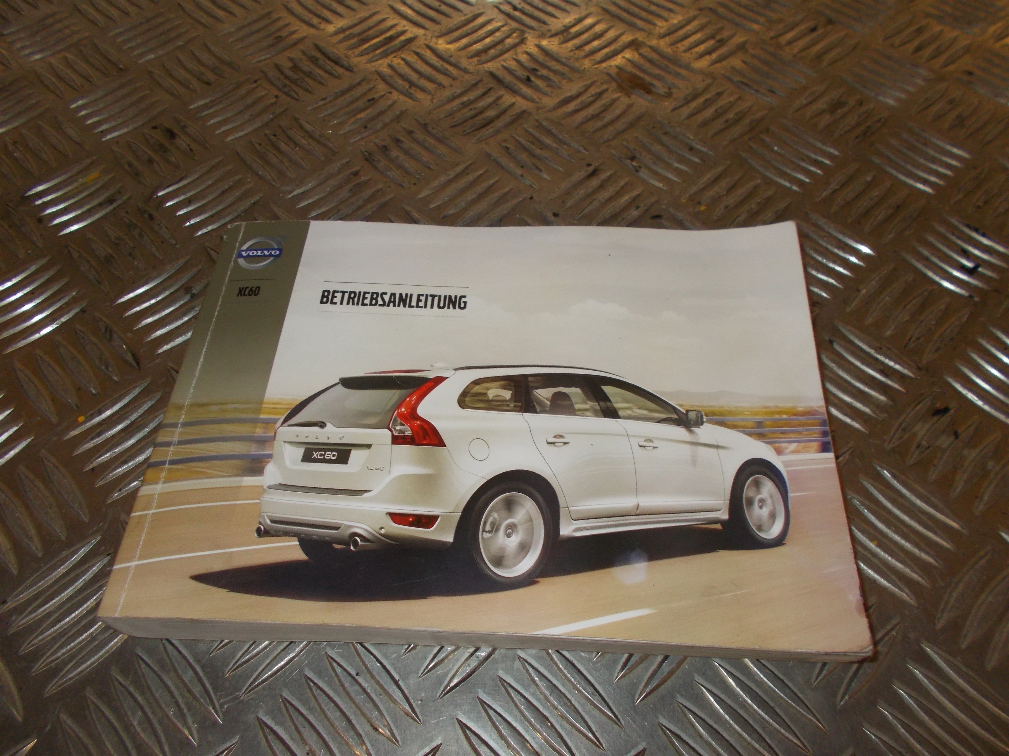 Volvo Xc60 Instruktionsbog Med OEM Nr. Ophugger Fra Volvo Ophugger