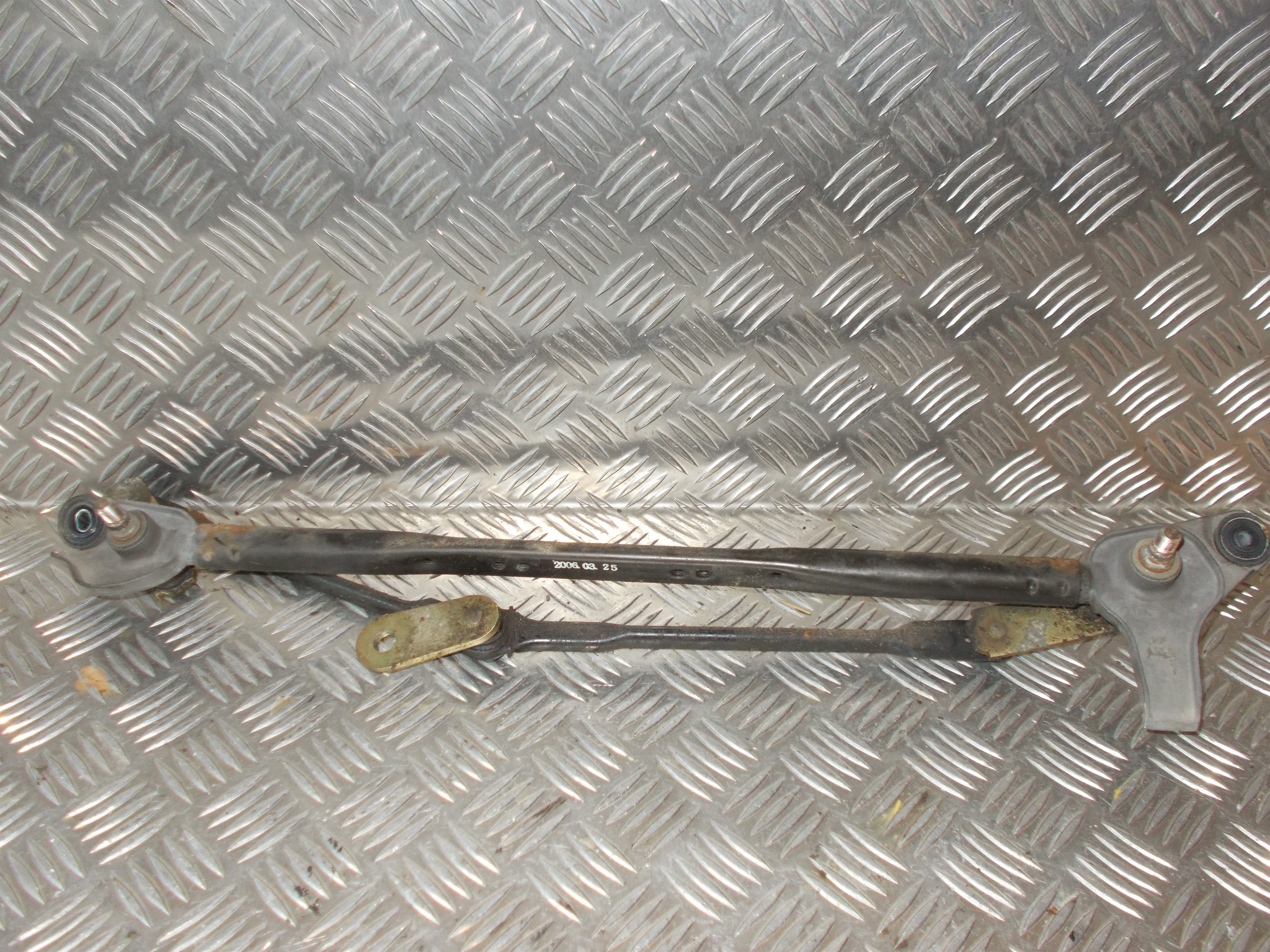 Hyundai Sonata Viskertræk Med OEM Nr. 981503K000 Fra Hyundai Ophugger