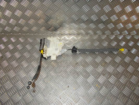 Audi A6 4G Dørlås Med OEM Nr. 4G0839016A Fra Audi Ophugger