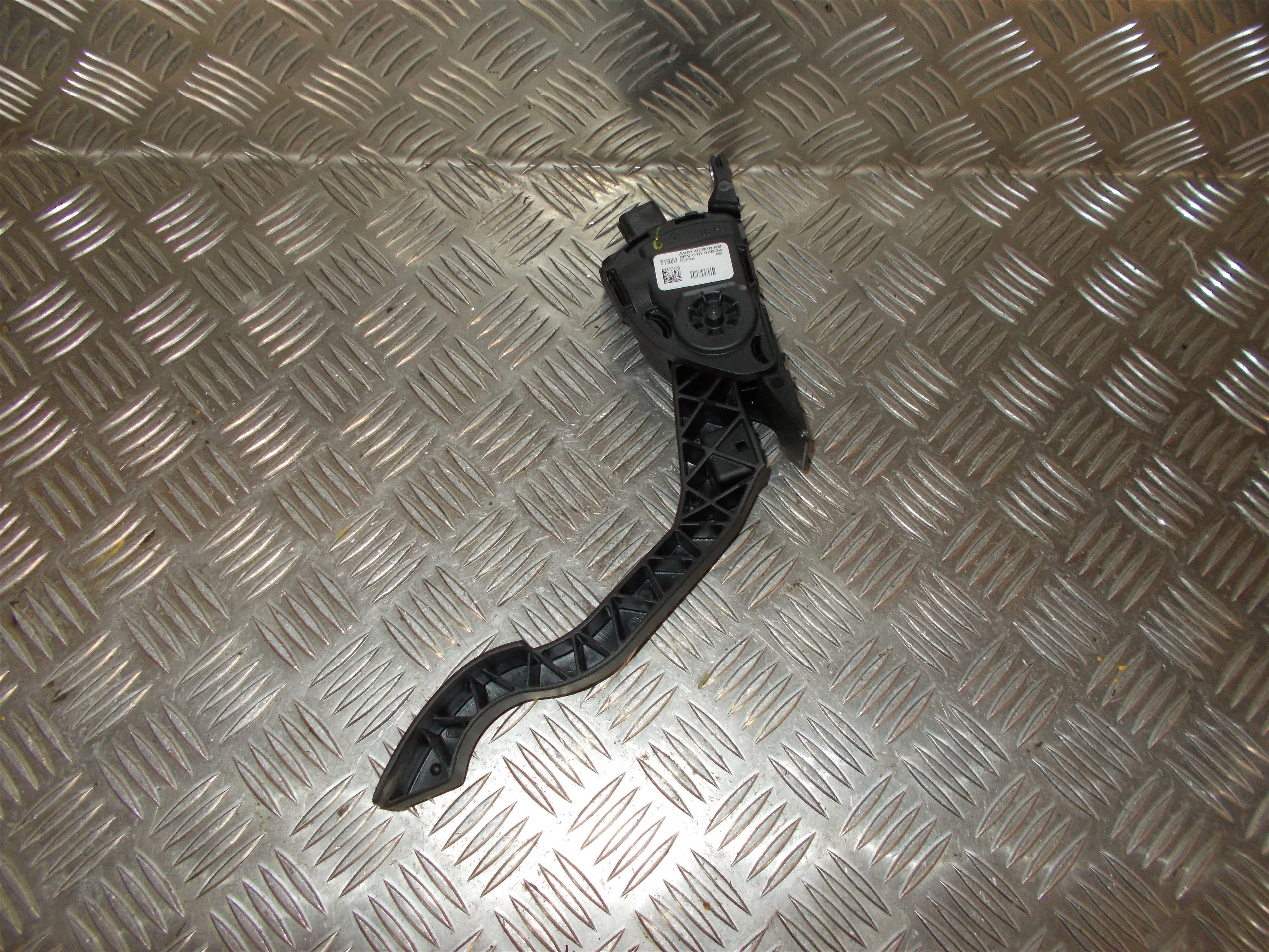 Ford C-Max 2 Speederpedal Med OEM Nr. AV619F836AB Fra Ford Ophugger