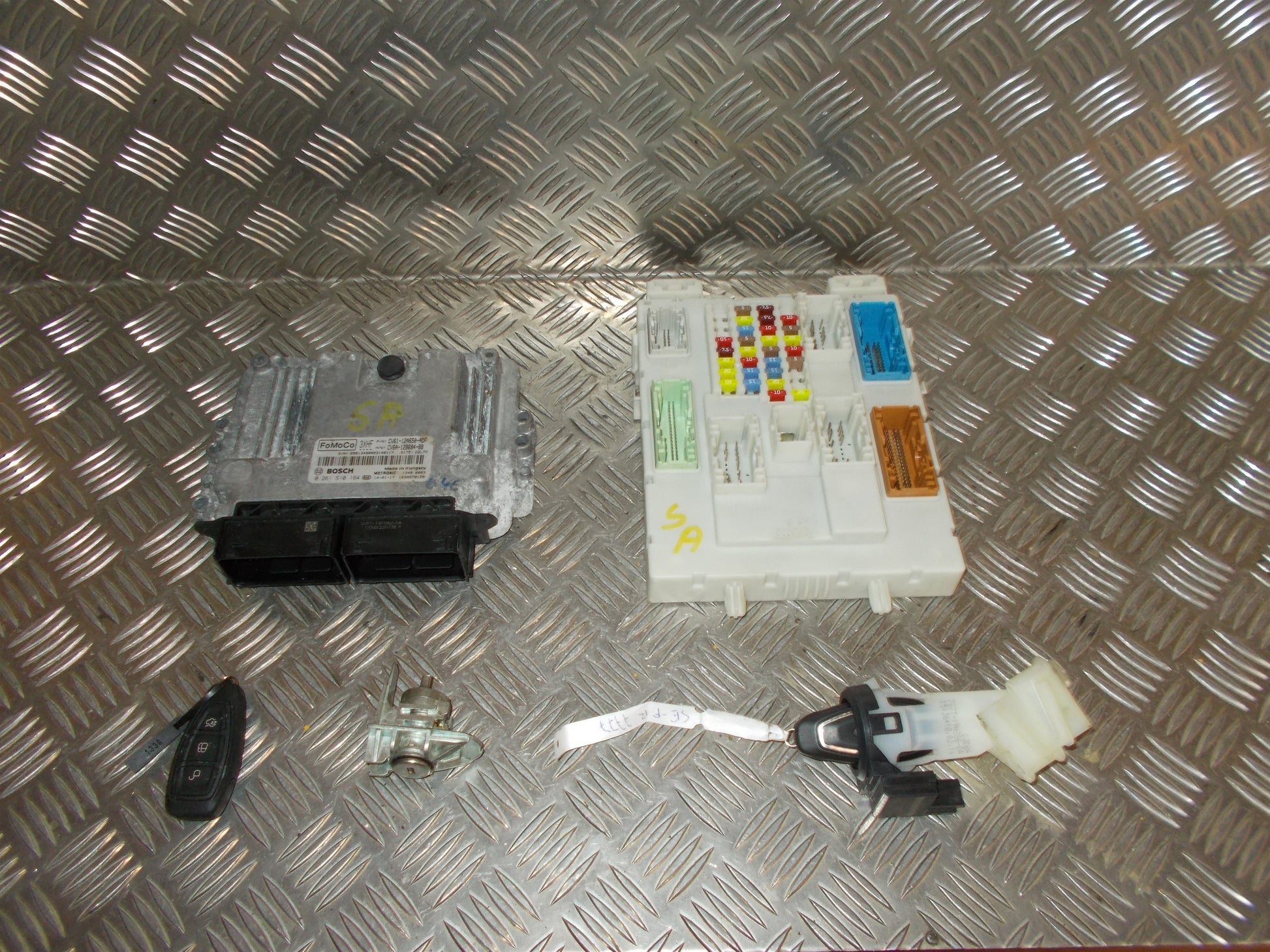 Ford C‑Max 2 Motorstyring - Motorstyreboks - Injection Elboks Med OEM Nr. CV6112A650ADF Fra Ford Ophugger