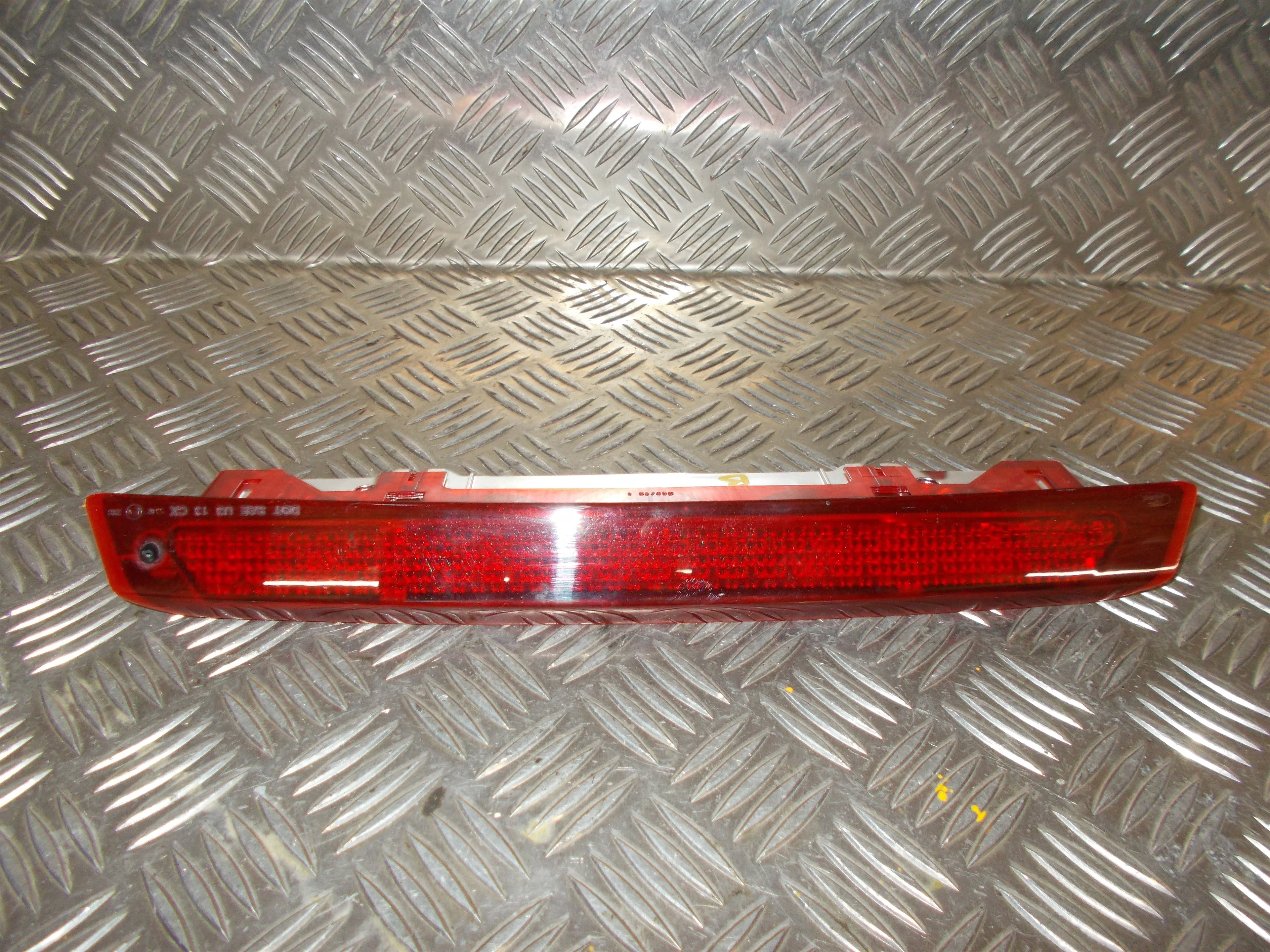 Ford C-Max 2 Bremselys Med OEM Nr. 7S7113A601BF Fra Ford Ophugger