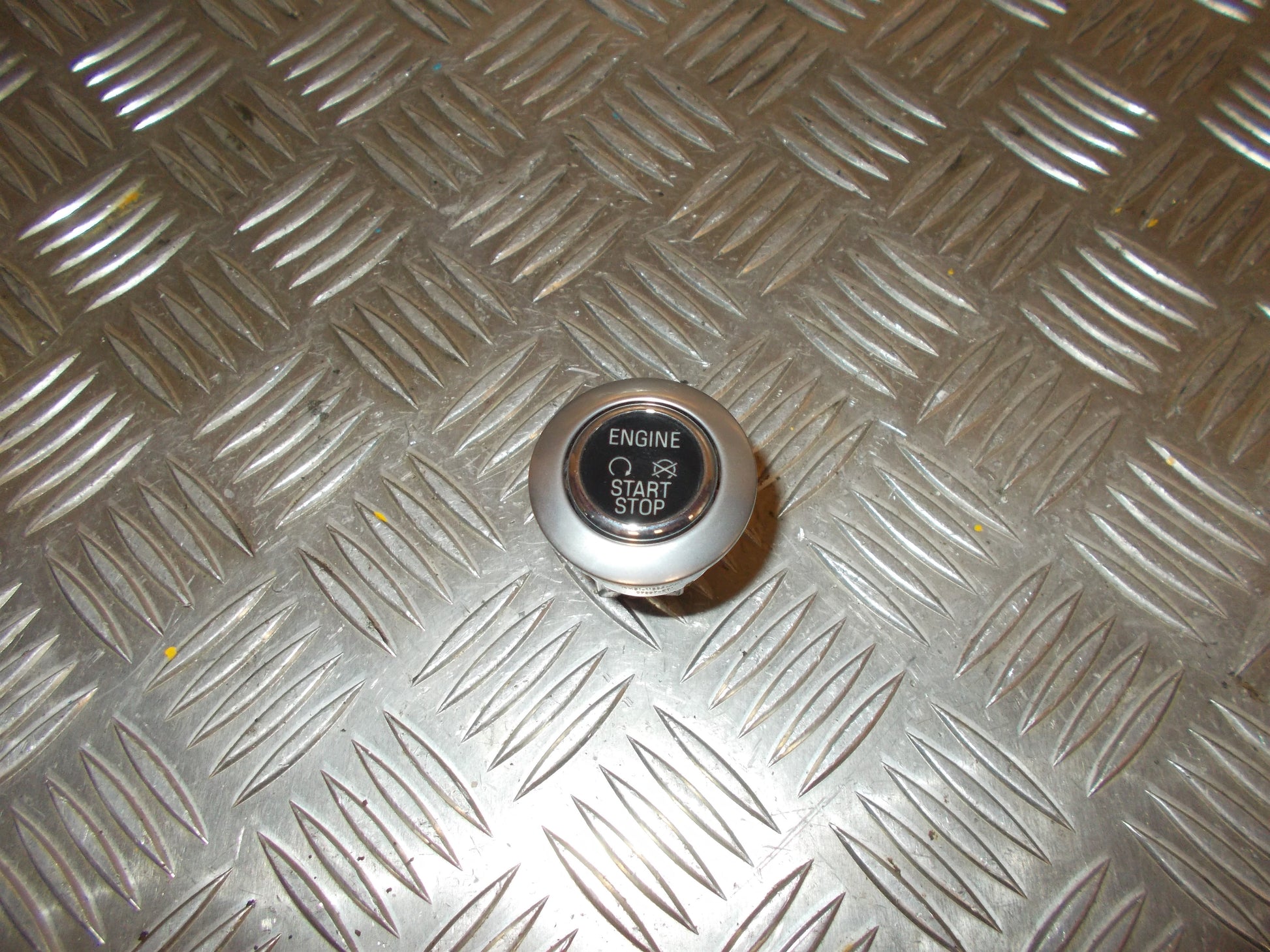 Ford C‑Max 2 Start/Stop Kontakt Med OEM Nr. CM5TD3L0B Fra Ford Ophugger