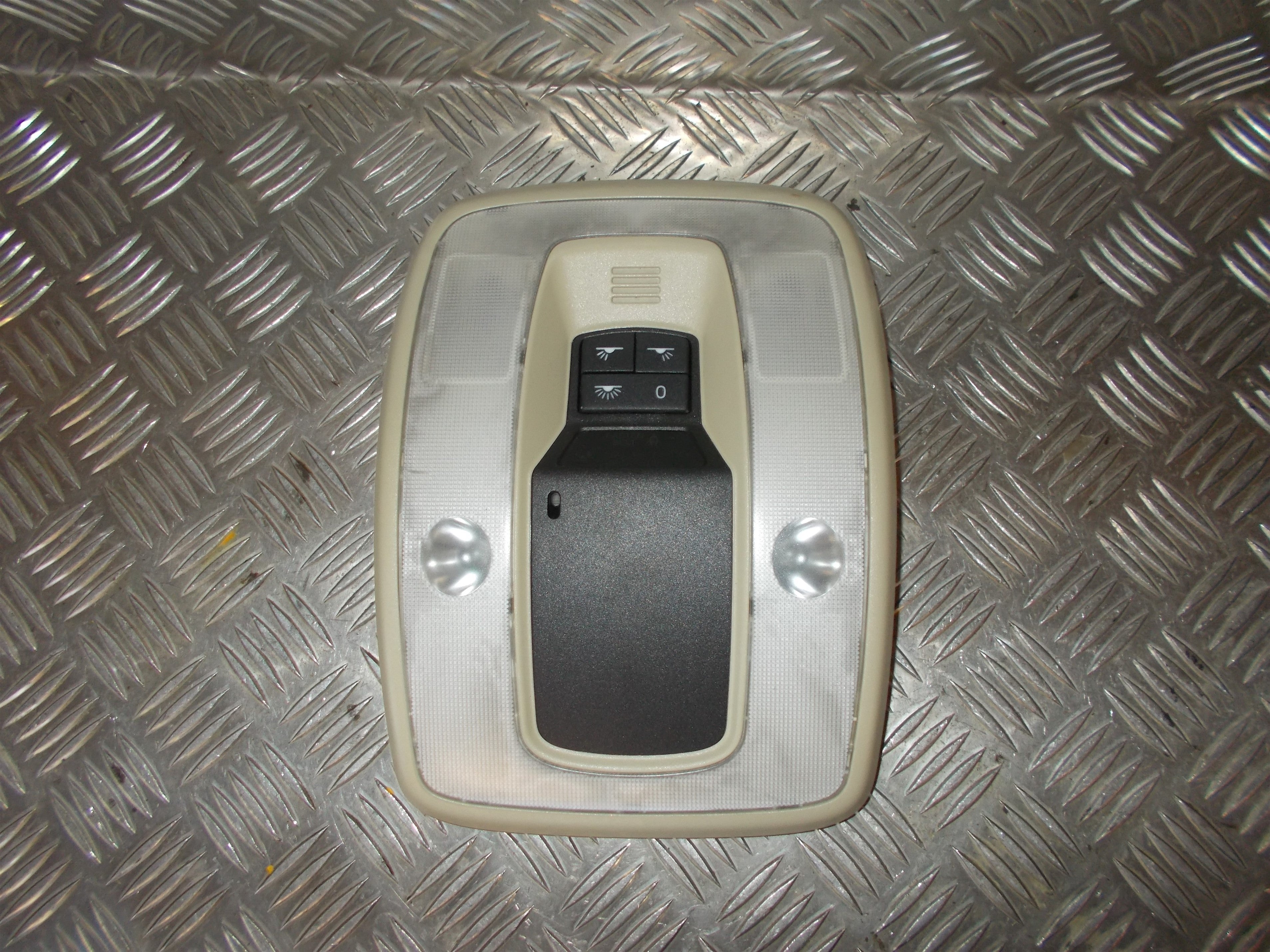 Volvo Xc60 Loftslys Med OEM Nr. 39819988 Fra Volvo Ophugger