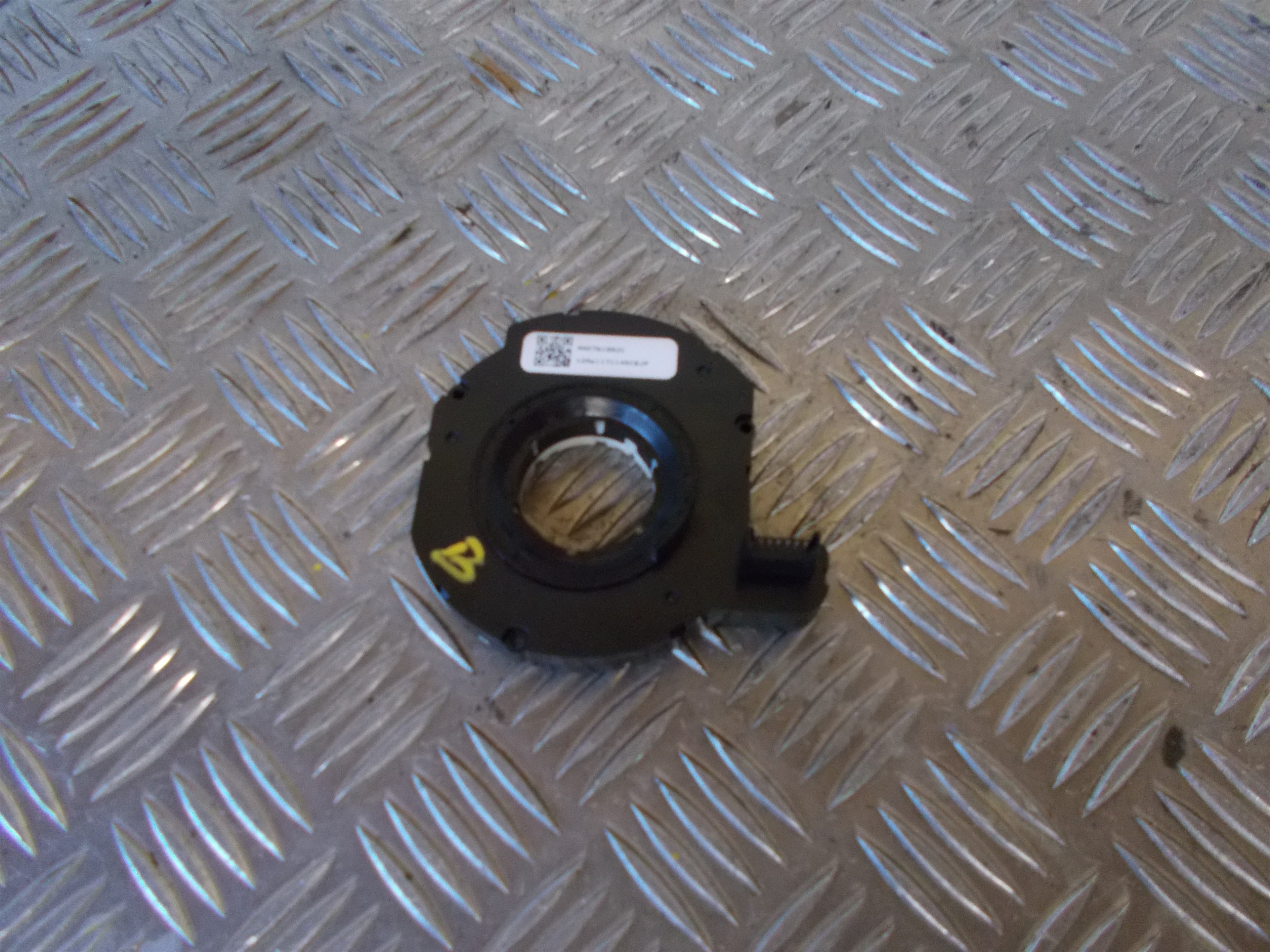 Volvo Xc60 Ratvinkelsensor Med OEM Nr. AND761002C Fra Volvo Ophugger