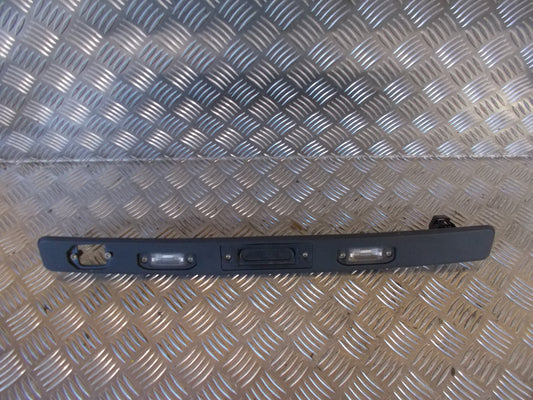 Volvo XC60 Nummerpladelygte Med OEM Nr. 30753341 Fra Volvo Ophugger