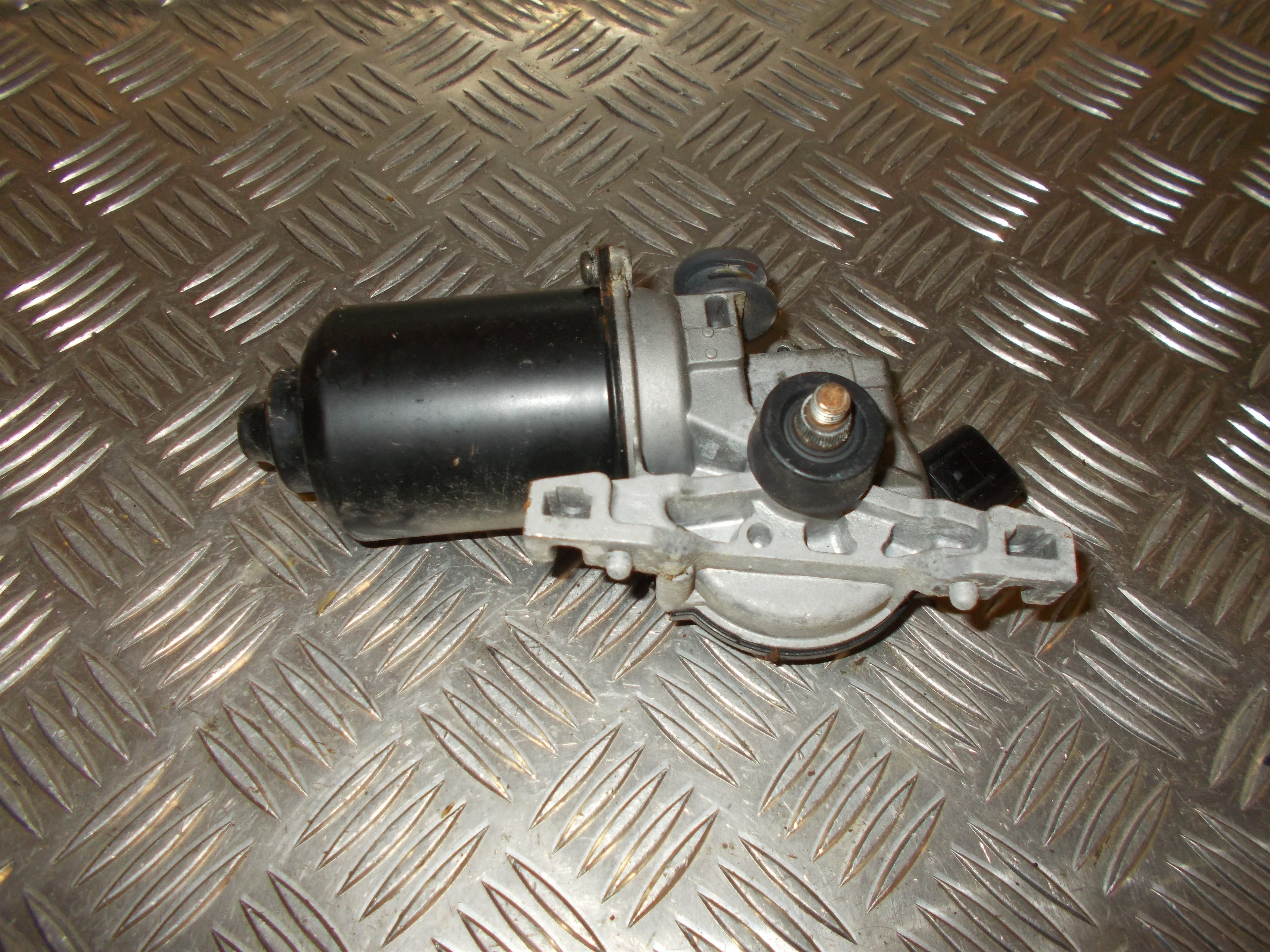 Hyundai Sonata Viskermotor Med OEM Nr. 981103K000 Fra Hyundai Ophugger