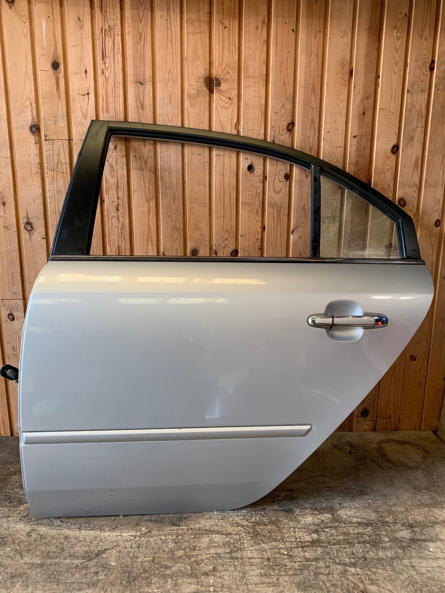 Hyundai Sonata Bagdør V Med OEM Nr. 770033K010 Fra Hyundai Ophugger