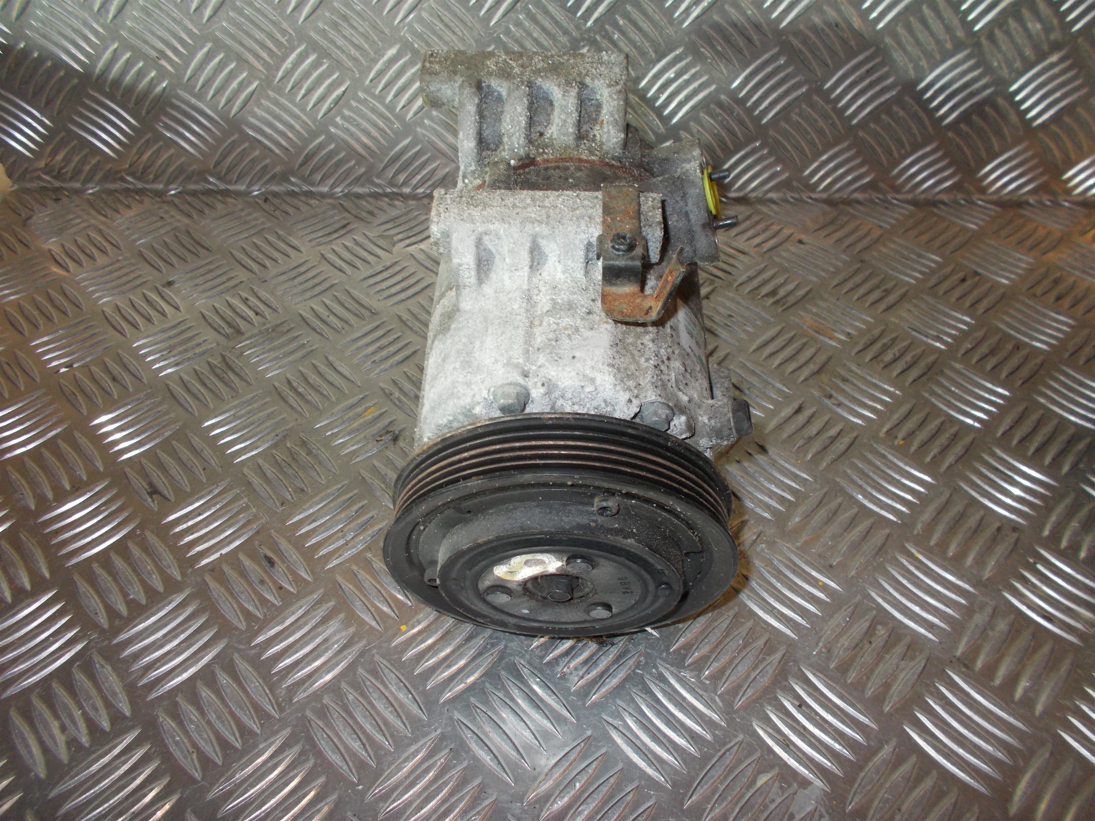 Hyundai I30 Gd Aircondition Pumpe Med OEM Nr. 97701A6700 Fra Hyundai Ophugger