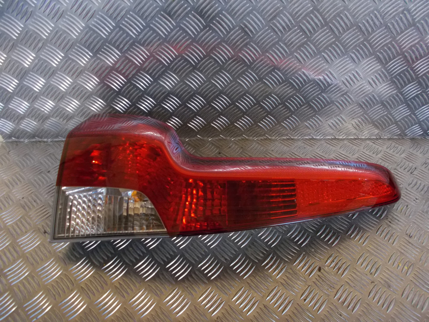 Volvo S40/V50 Baglygte Med OEM Nr. 30744541 Fra Volvo Ophugger