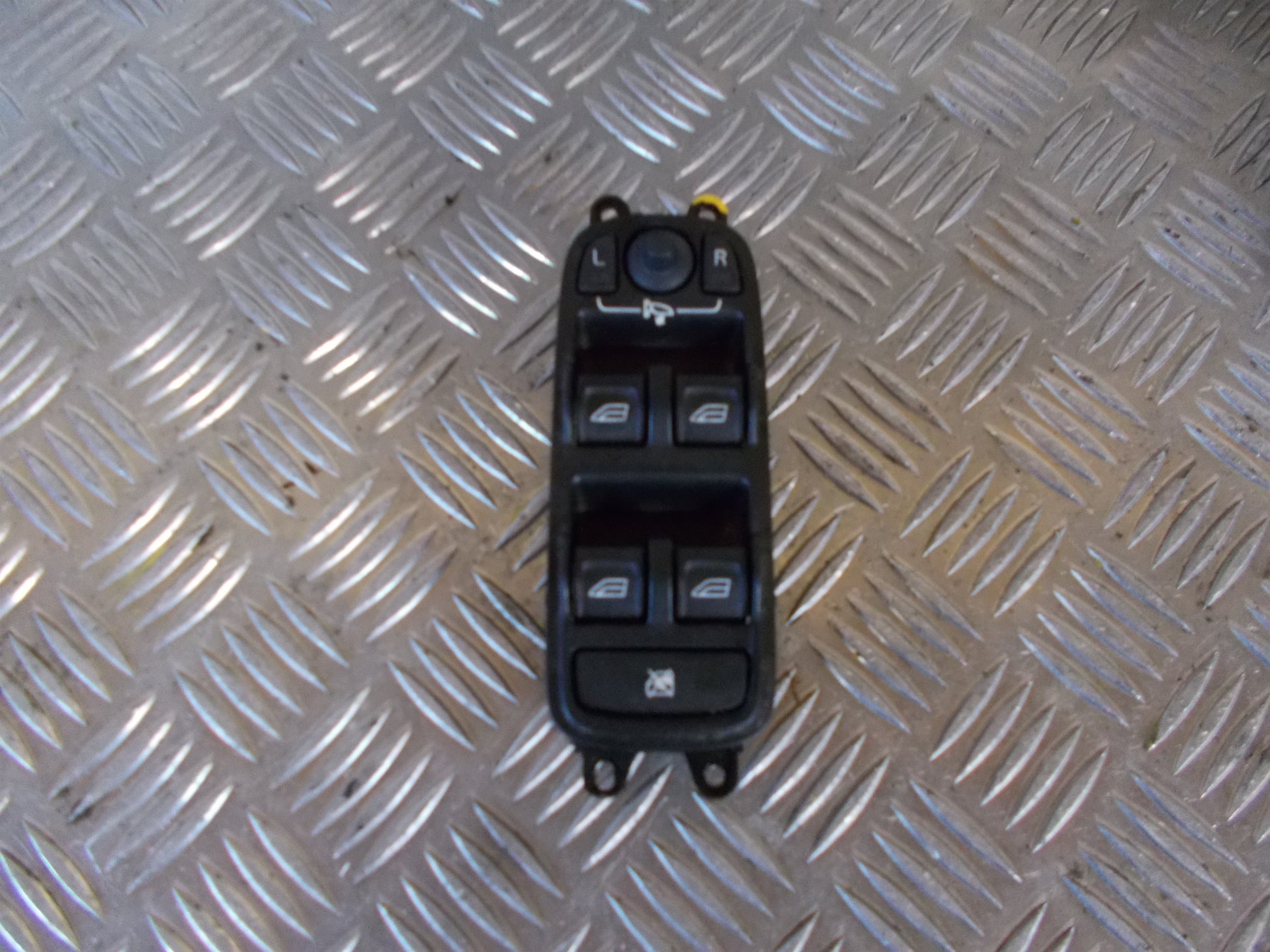 Volvo S40/V50 Kontakt Rudehejs Med OEM Nr. 30773211 Fra Volvo Ophugger