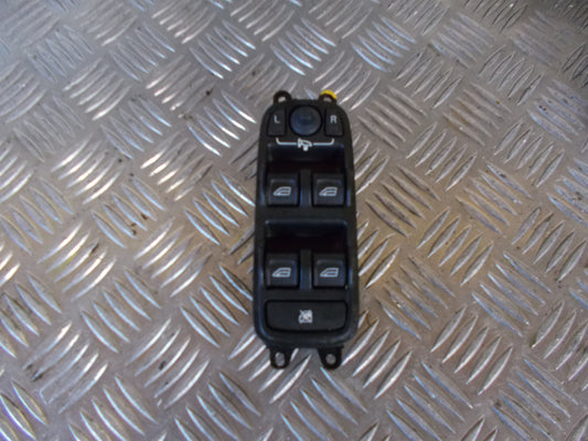 Volvo S40/V50 Kontakt Rudehejs Med OEM Nr. 30773211 Fra Volvo Ophugger