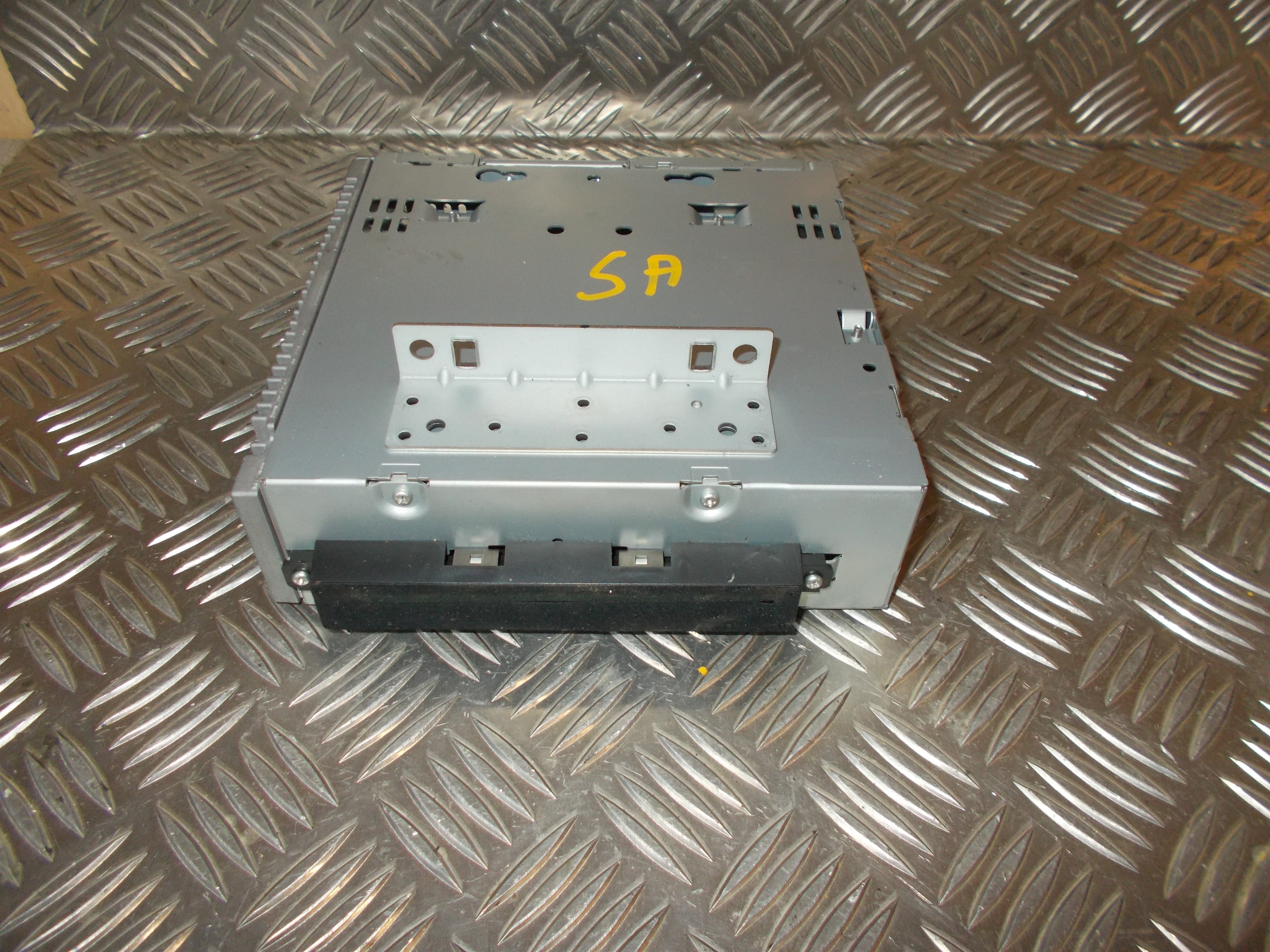 Volvo S40/V50 Radio M/Cd Med OEM Nr. 31285447 Fra Volvo Ophugger