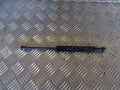 Volvo V70 Bagklapsdæmper Med OEM Nr. 31335795 Fra Volvo Ophugger